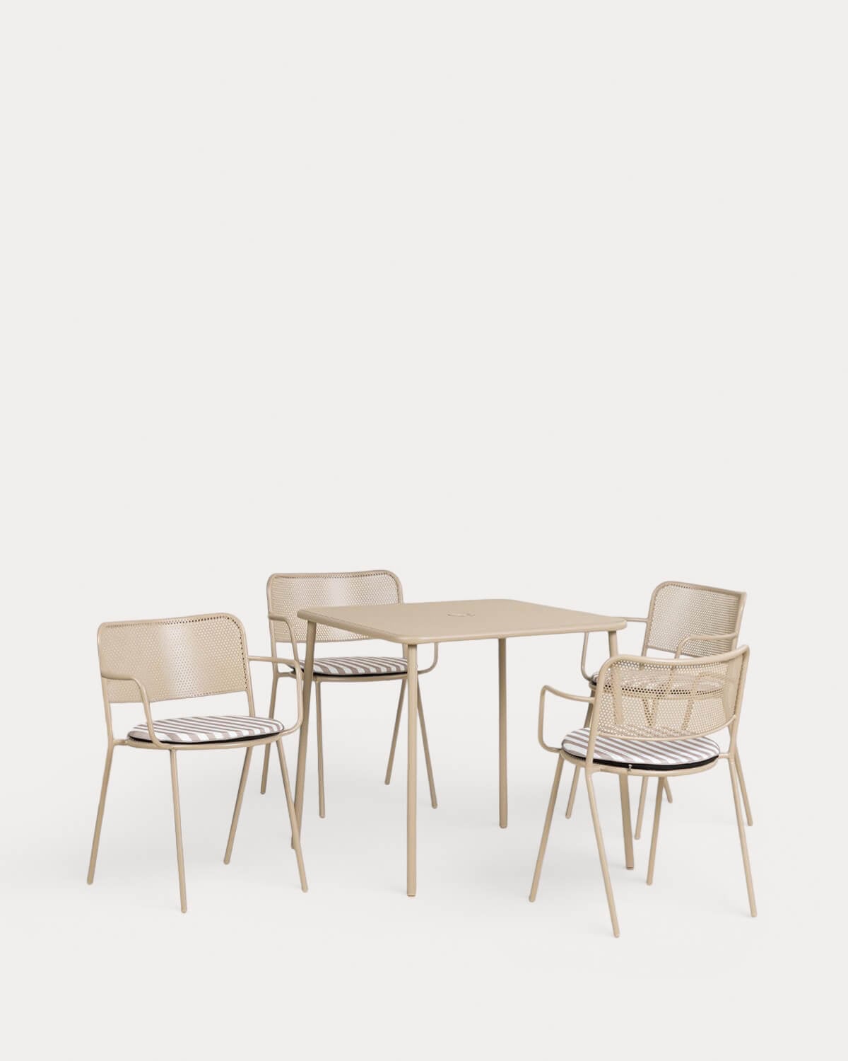 Set Mijail - Dorothea - Set de Mesa Cuadrada (78x78 cm) Mijail y 4 Sillas con Resposabrazos de Metal Dorothea de Exterior