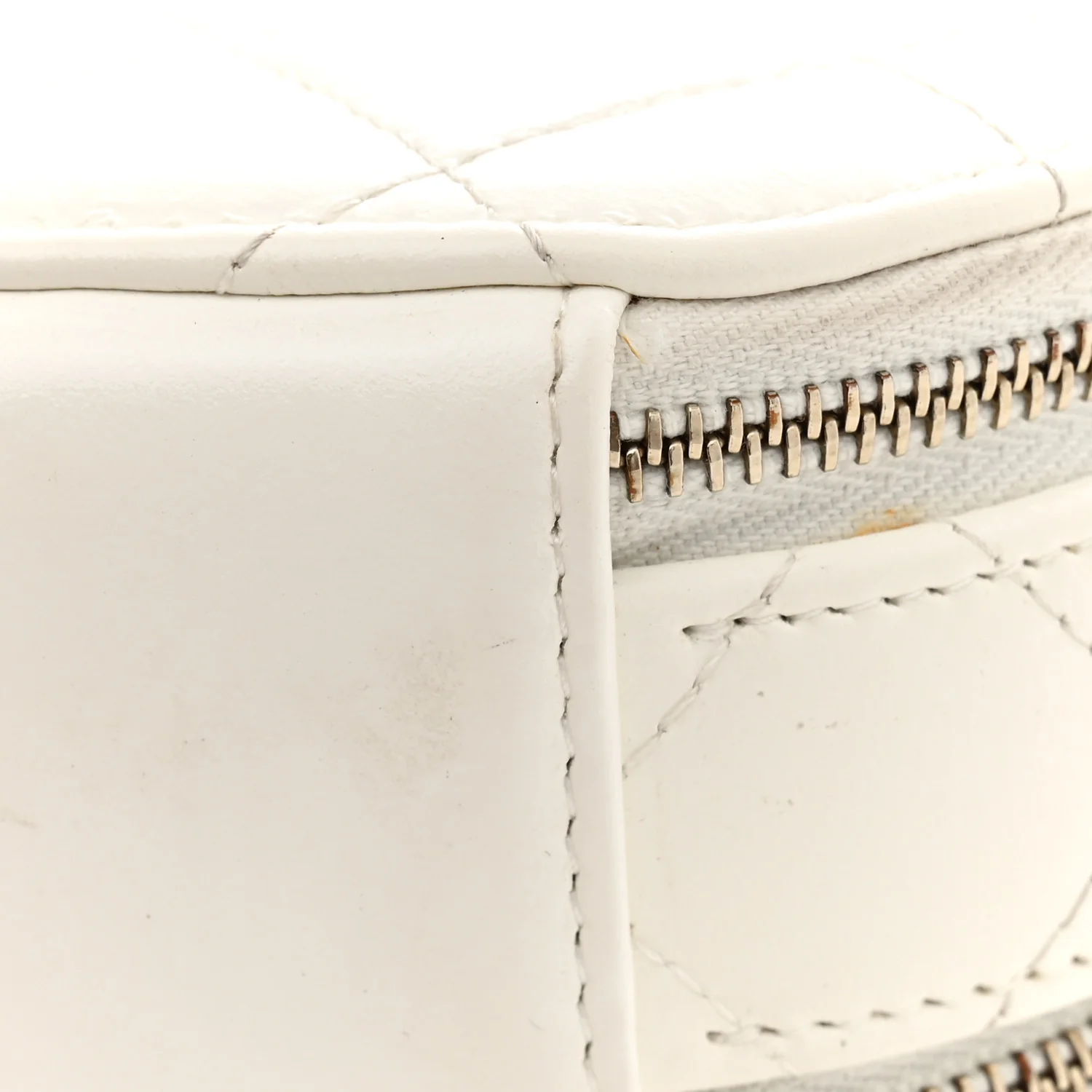 Lambskin Quilted Round Handle With Care Vanity With Chain White