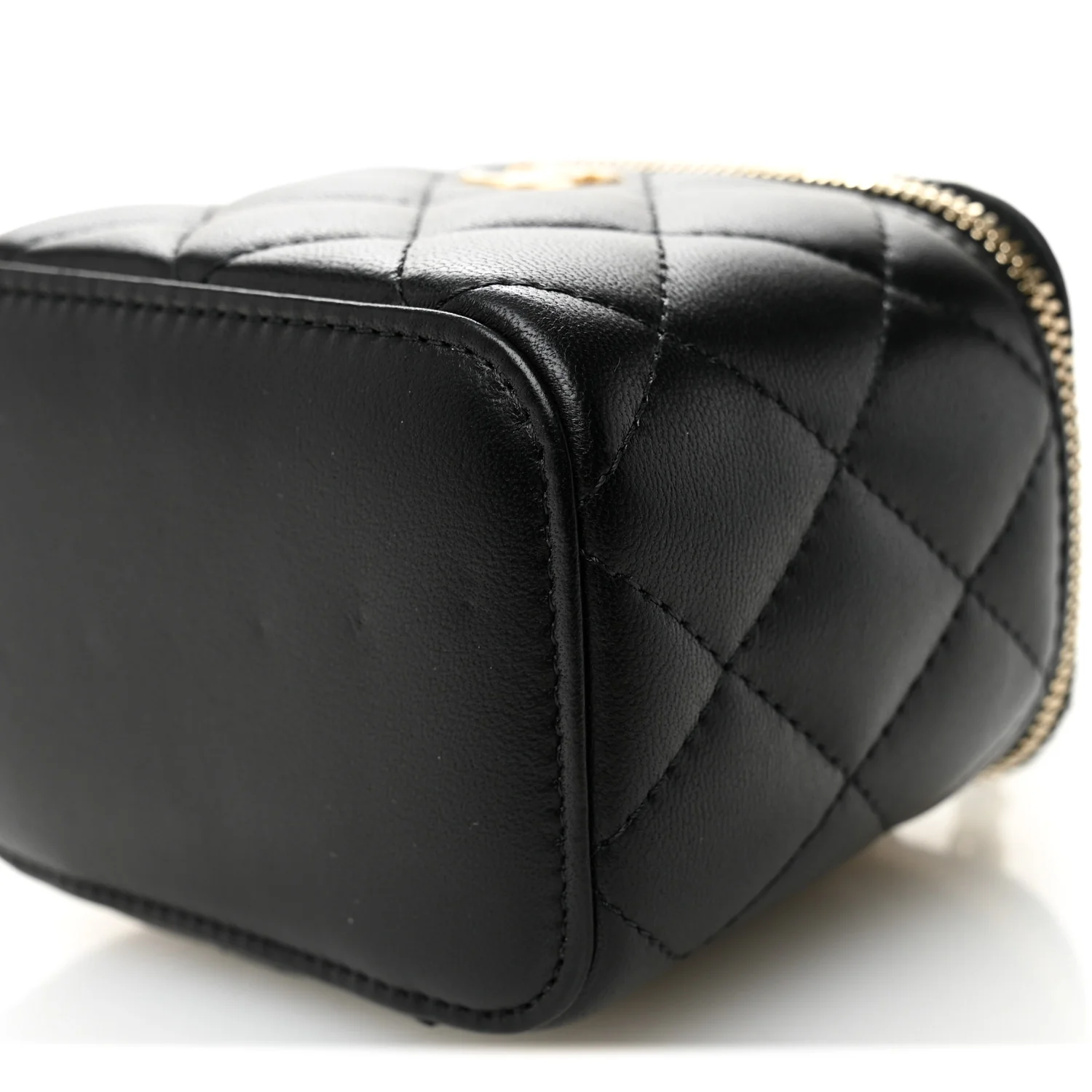 Lambskin Quilted Mini Pearl Crush Vanity Case With Chain Black