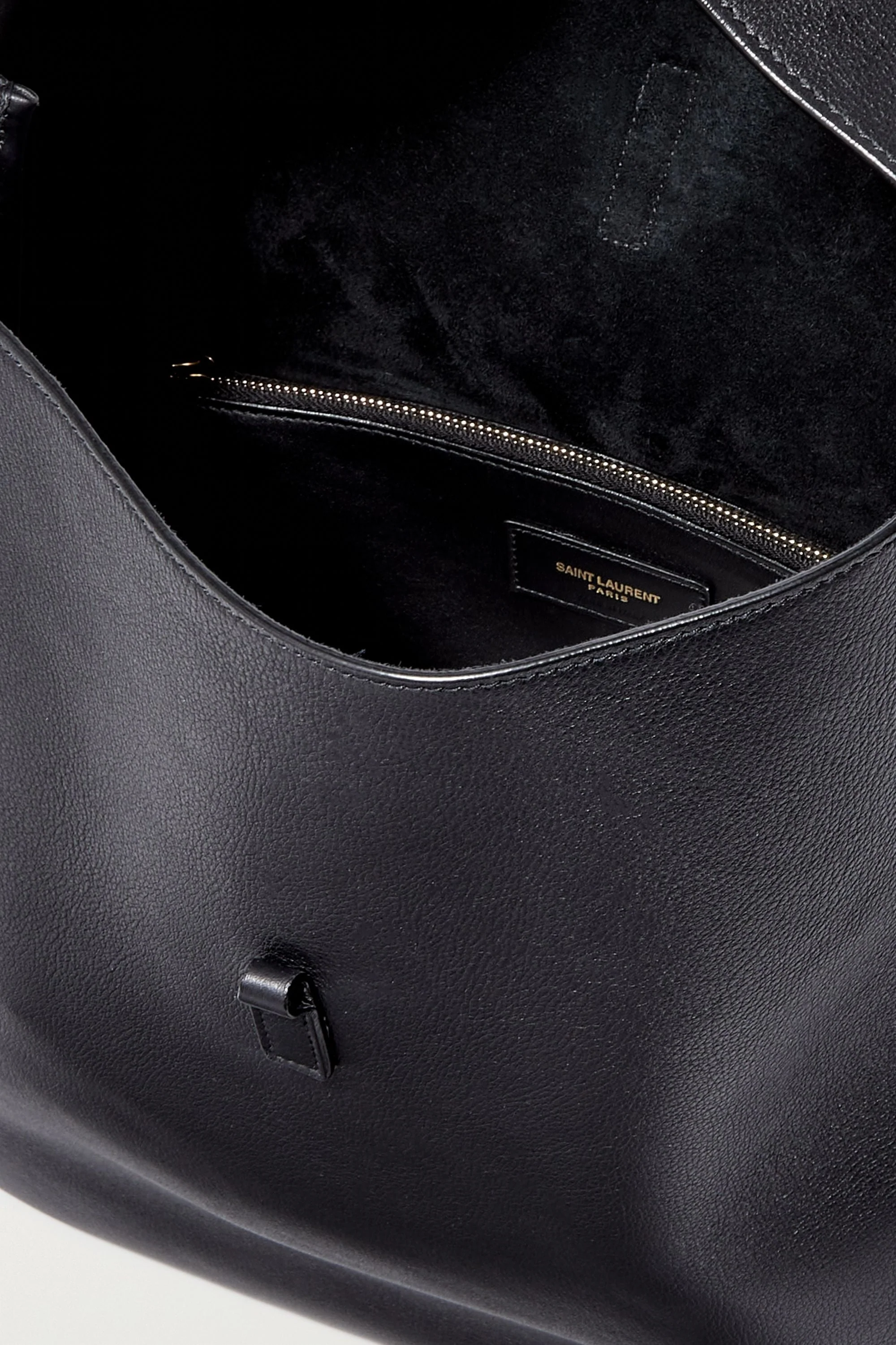 SAINT LAURENT Le 5 �� 7 Supple large leather shoulder bag