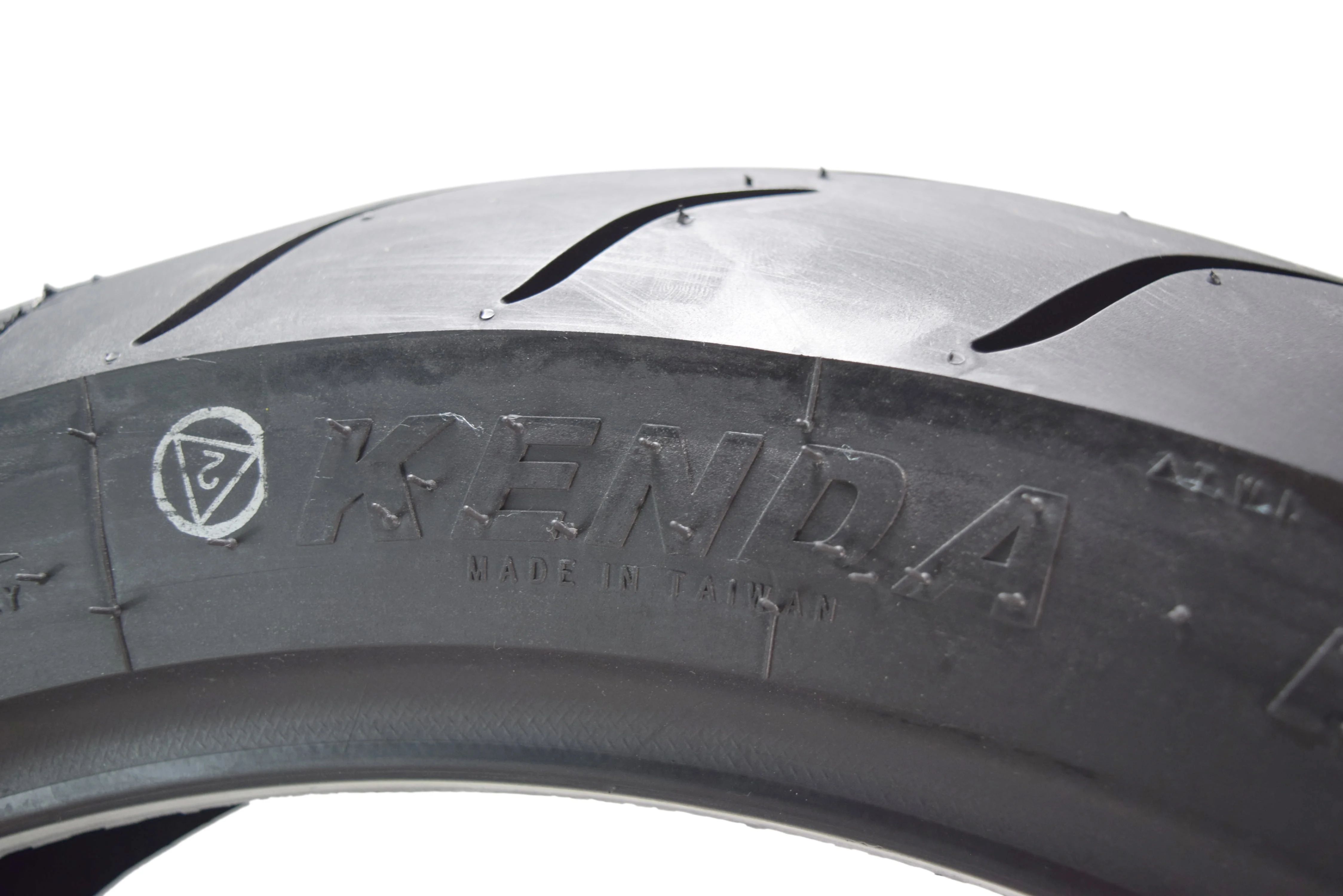 KM1 Sport Touring Rear Tire 180/55ZR17 73W TL 180/55-17 w/ Keychain - Image 4