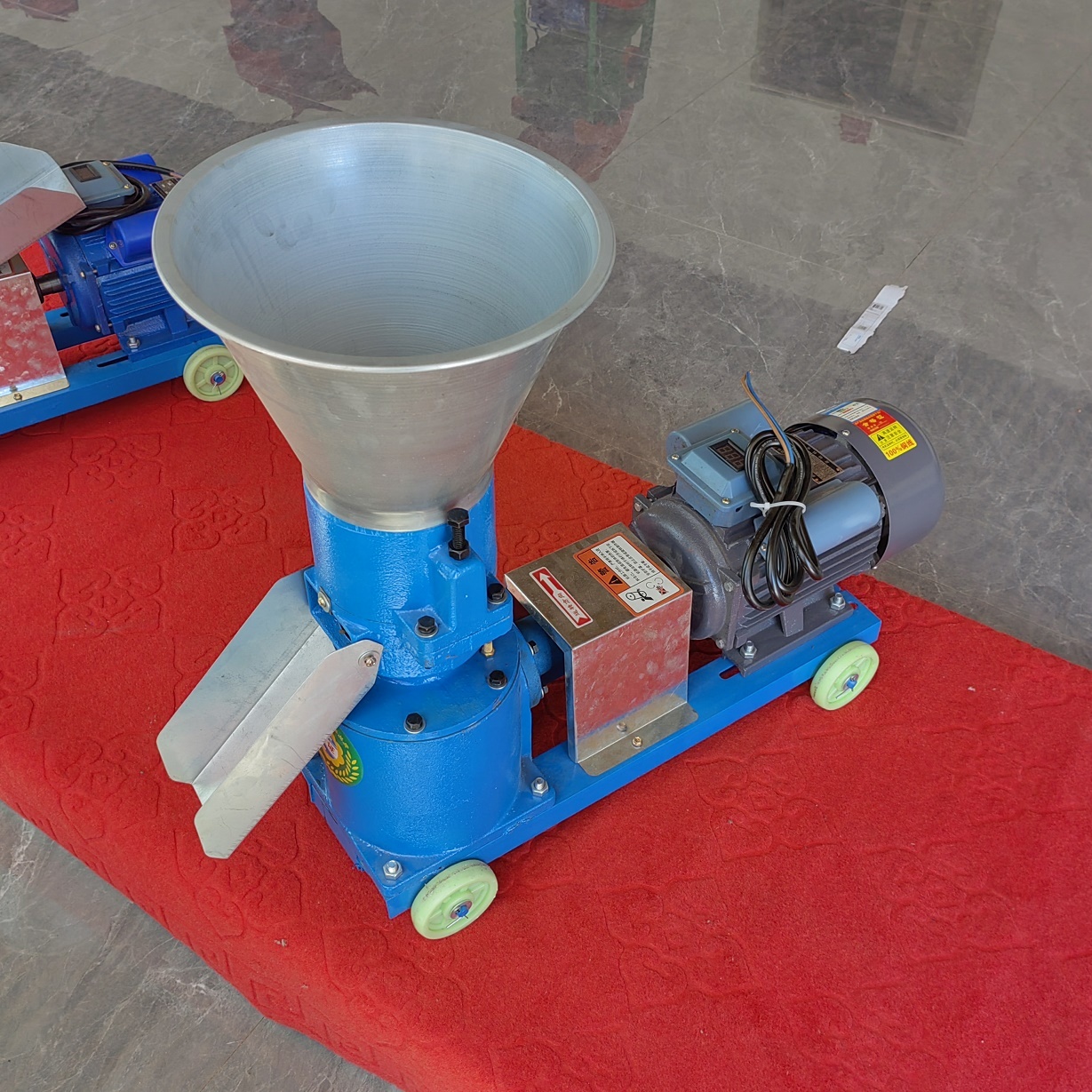 Farm Use Animal Feed Processing Machine Household Poultry Animal Feed Granulator Price