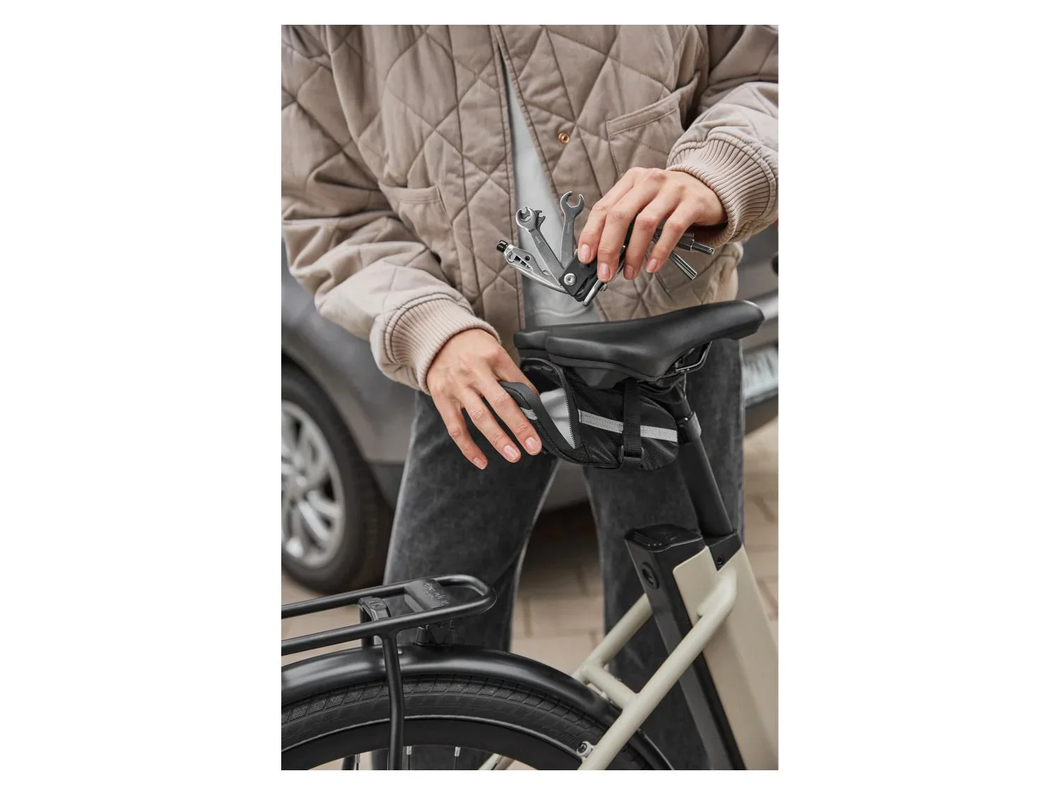 CRIVIT Outil multifonction pour vlo, sacoche de selle avec outils ou mini-pompe  manomtre