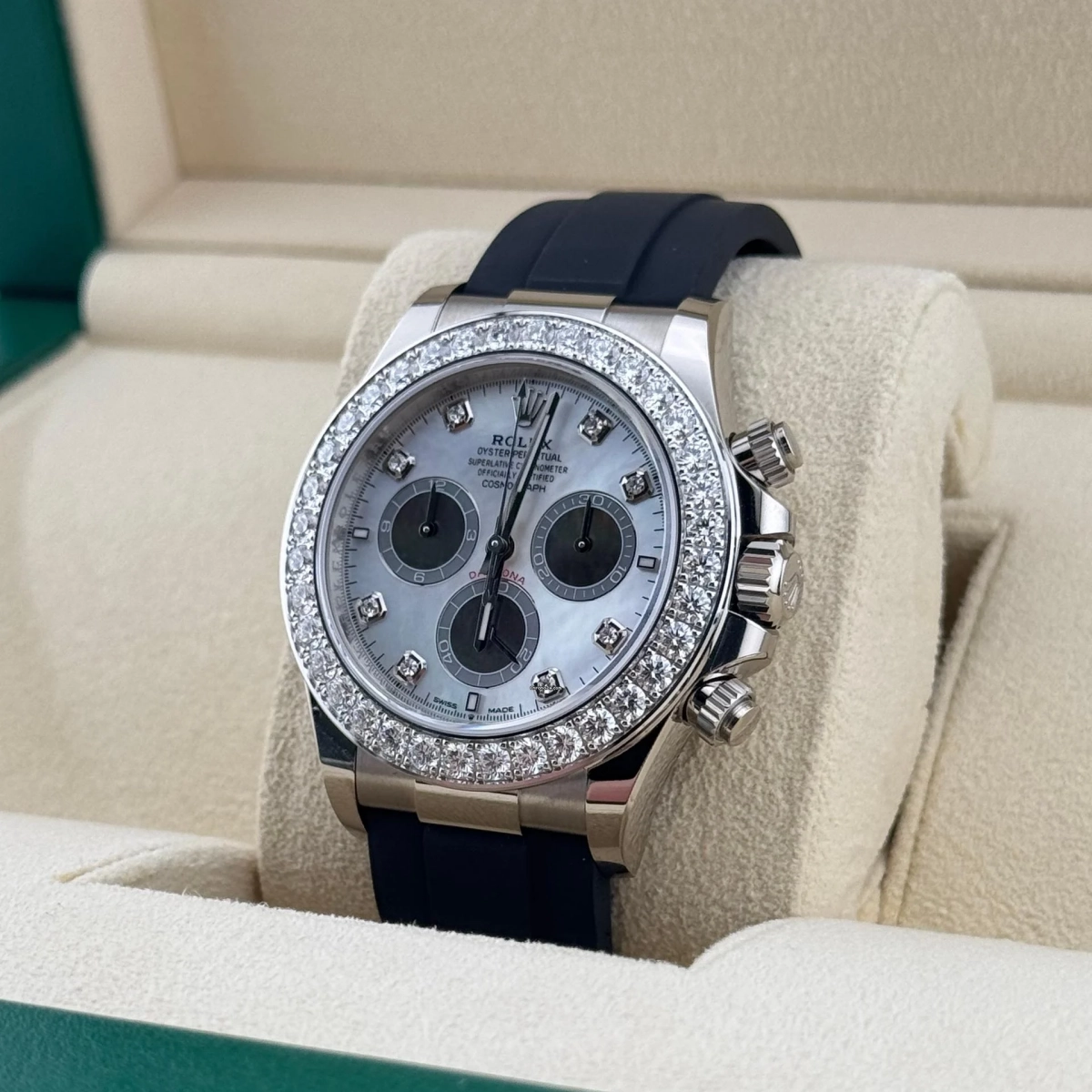 [Super Clone]Rolex Cosmograph Daytona 40mm White Gold Mother of Pearl Dial Diamond Bezel Oysterflex - 126589RBR