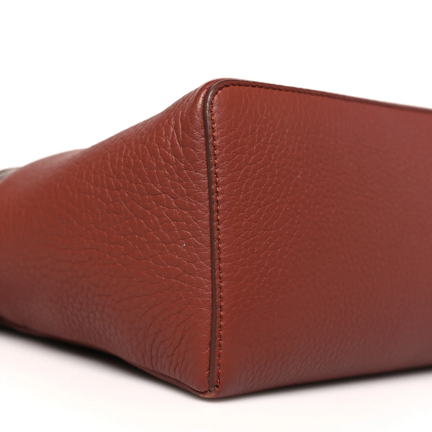 Tender Calfskin Extra Pocket L27 Kummel