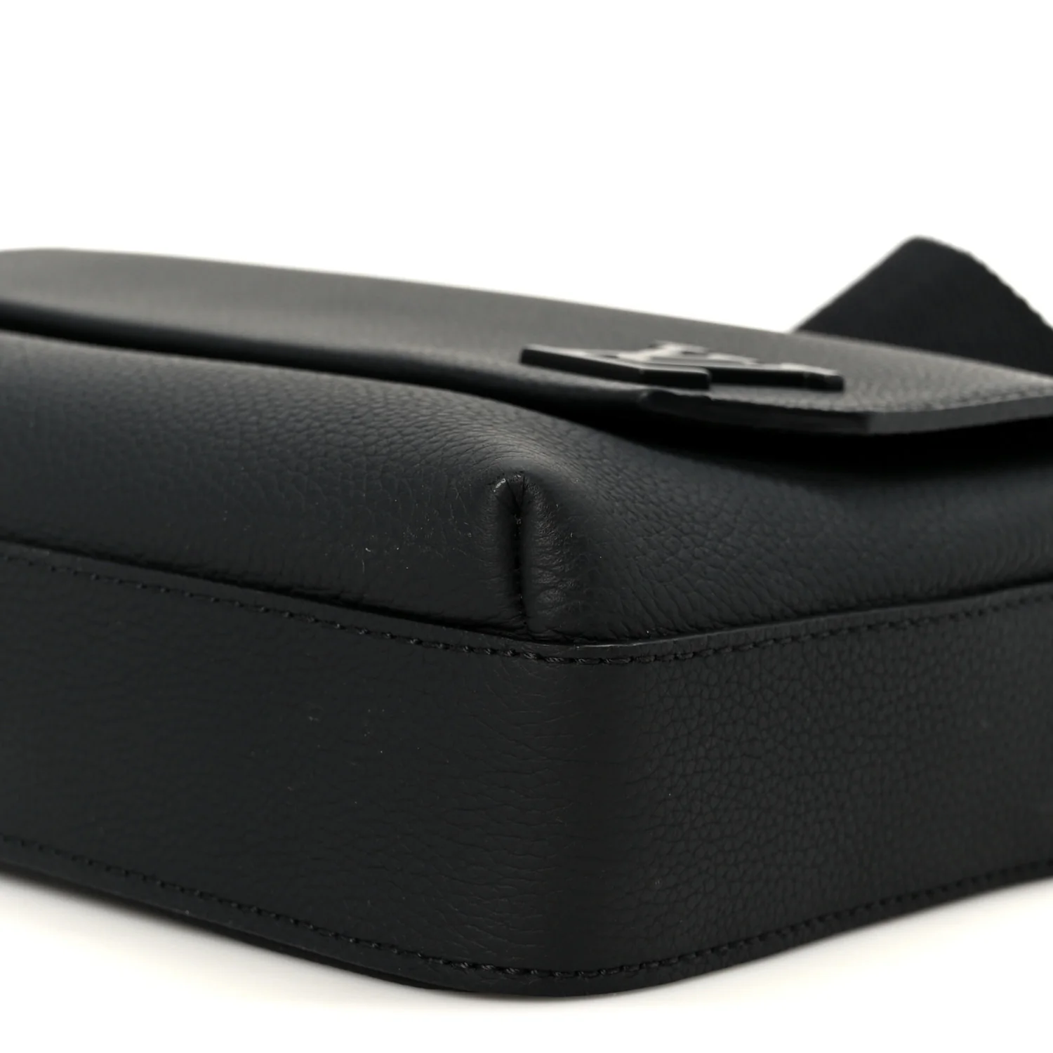 Calfskin Aerogram Fastline Messenger Black
