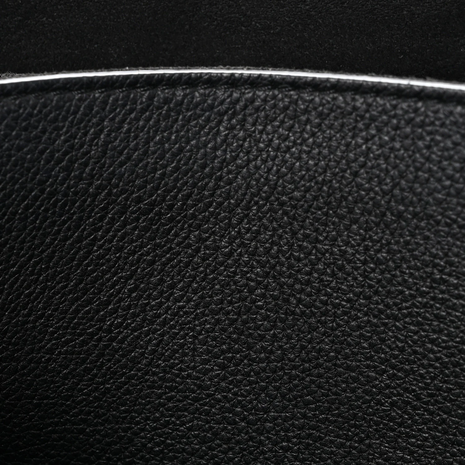 Soft Calfskin My Lockme Studs Black