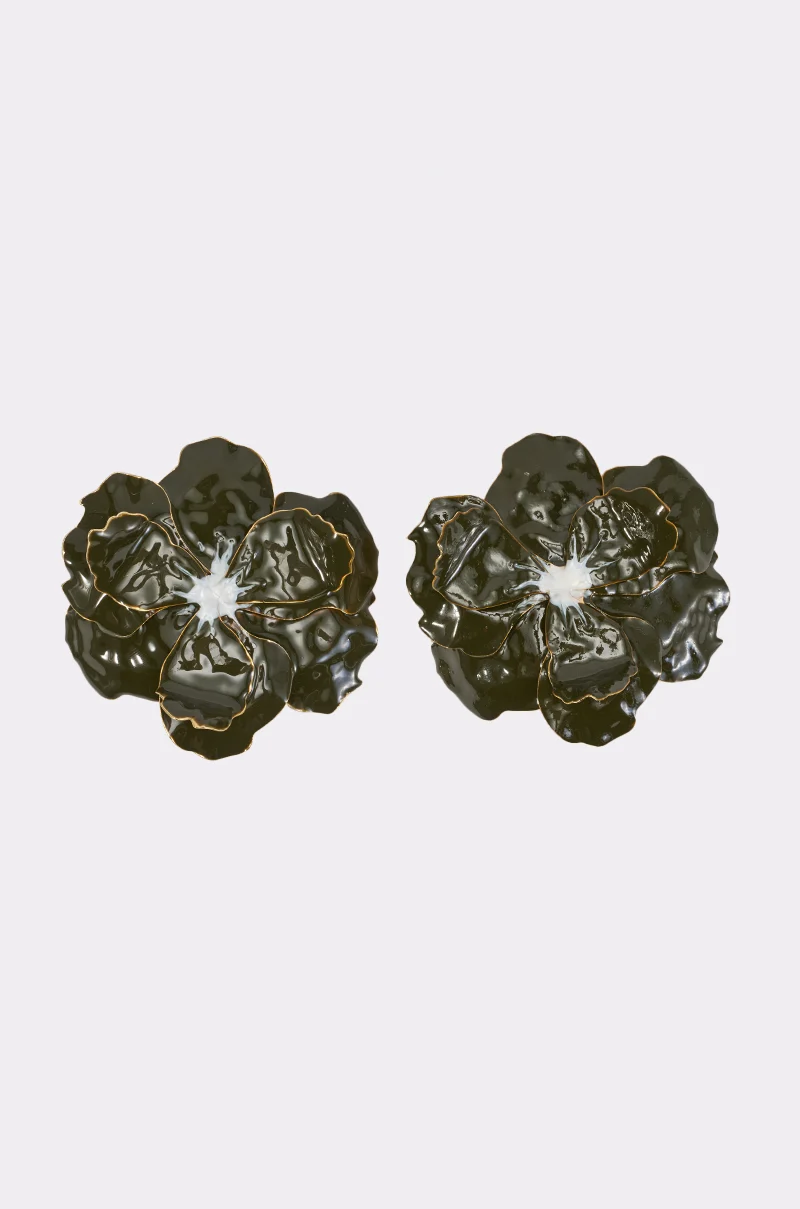 DREAMING BIG OLIVE EARRING - Akira Store