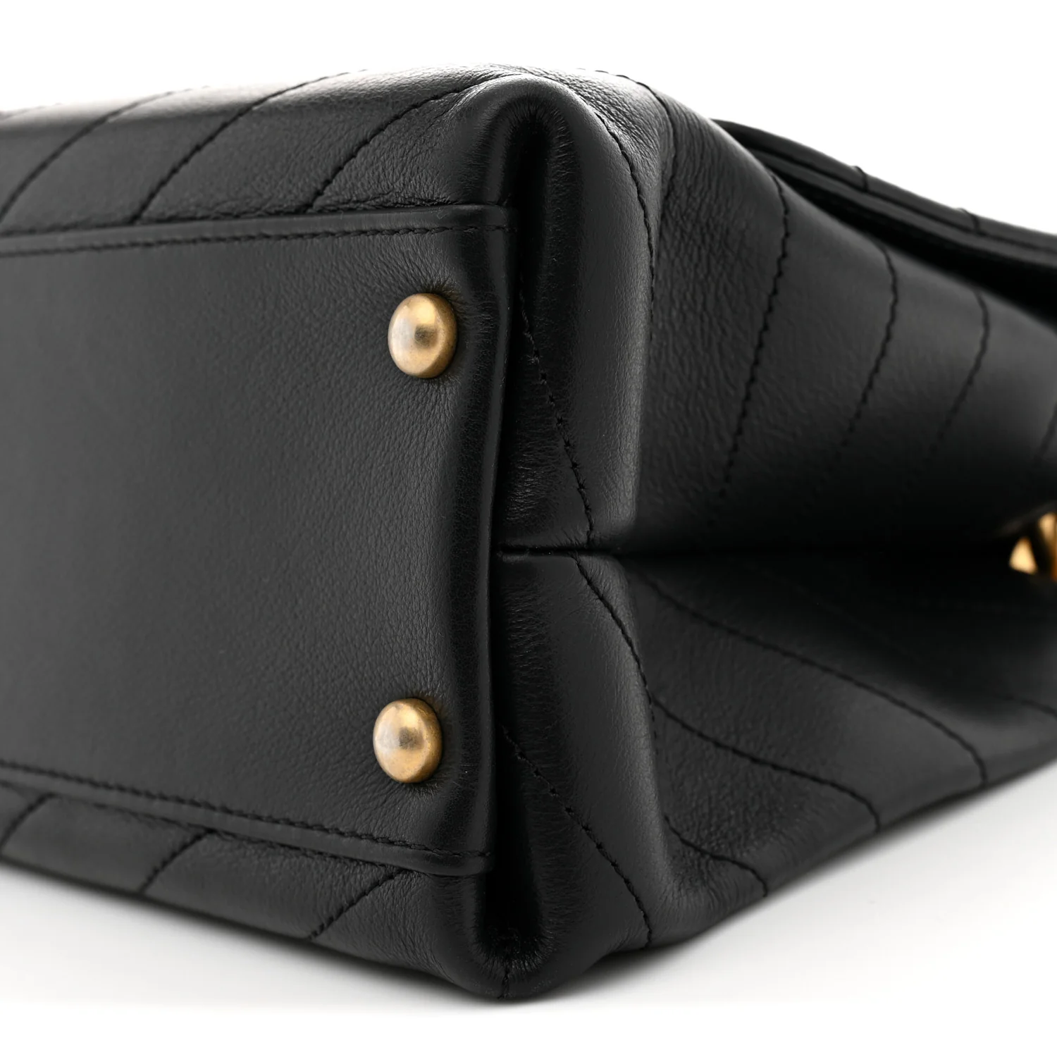 Grained Calfskin Snakeskin Small Chevron Chic Top Handle Flap Black