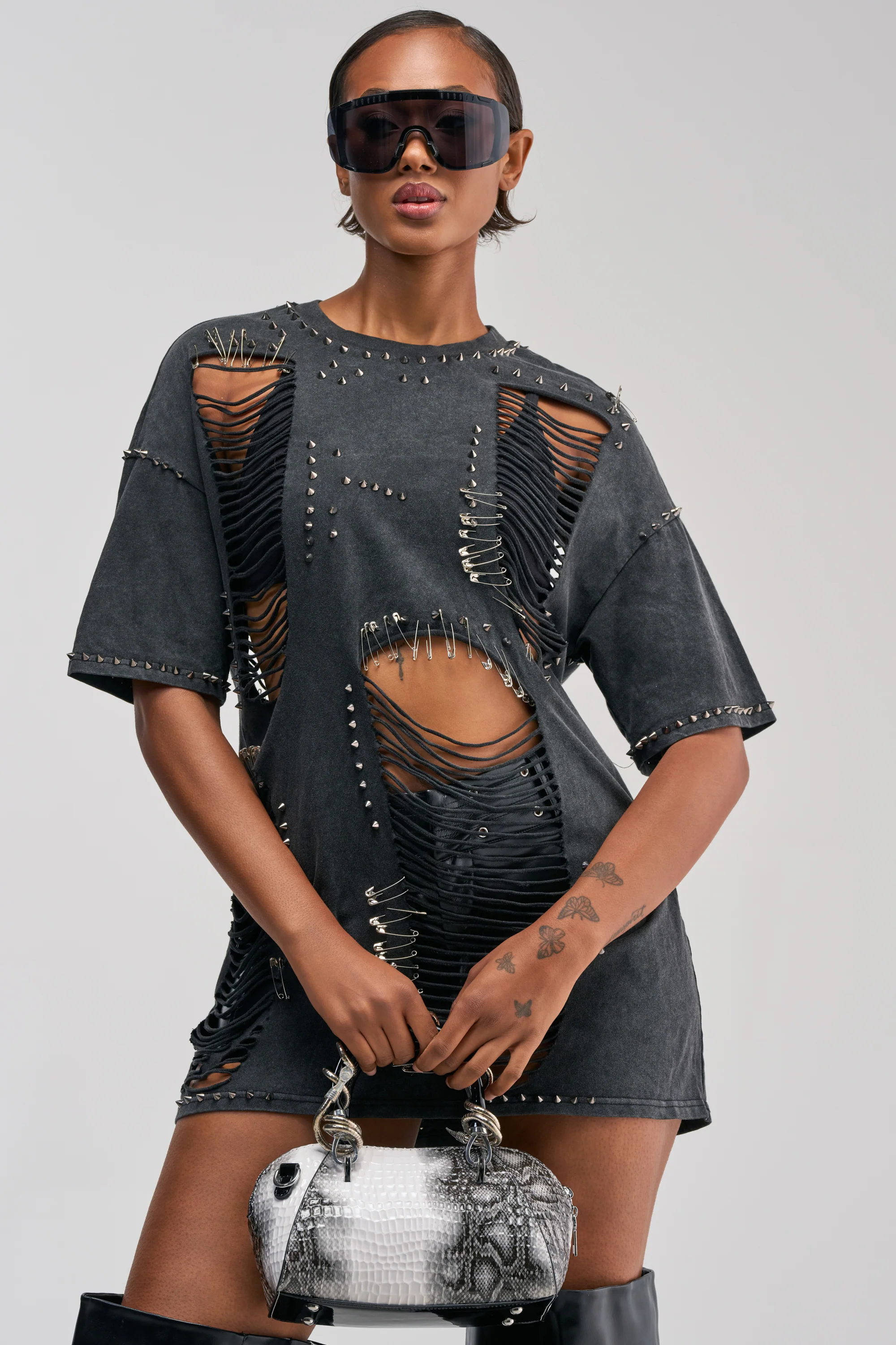 MARGOT DISTRESSED STUDDED SHORT SLEEVE TEE - Akira Store