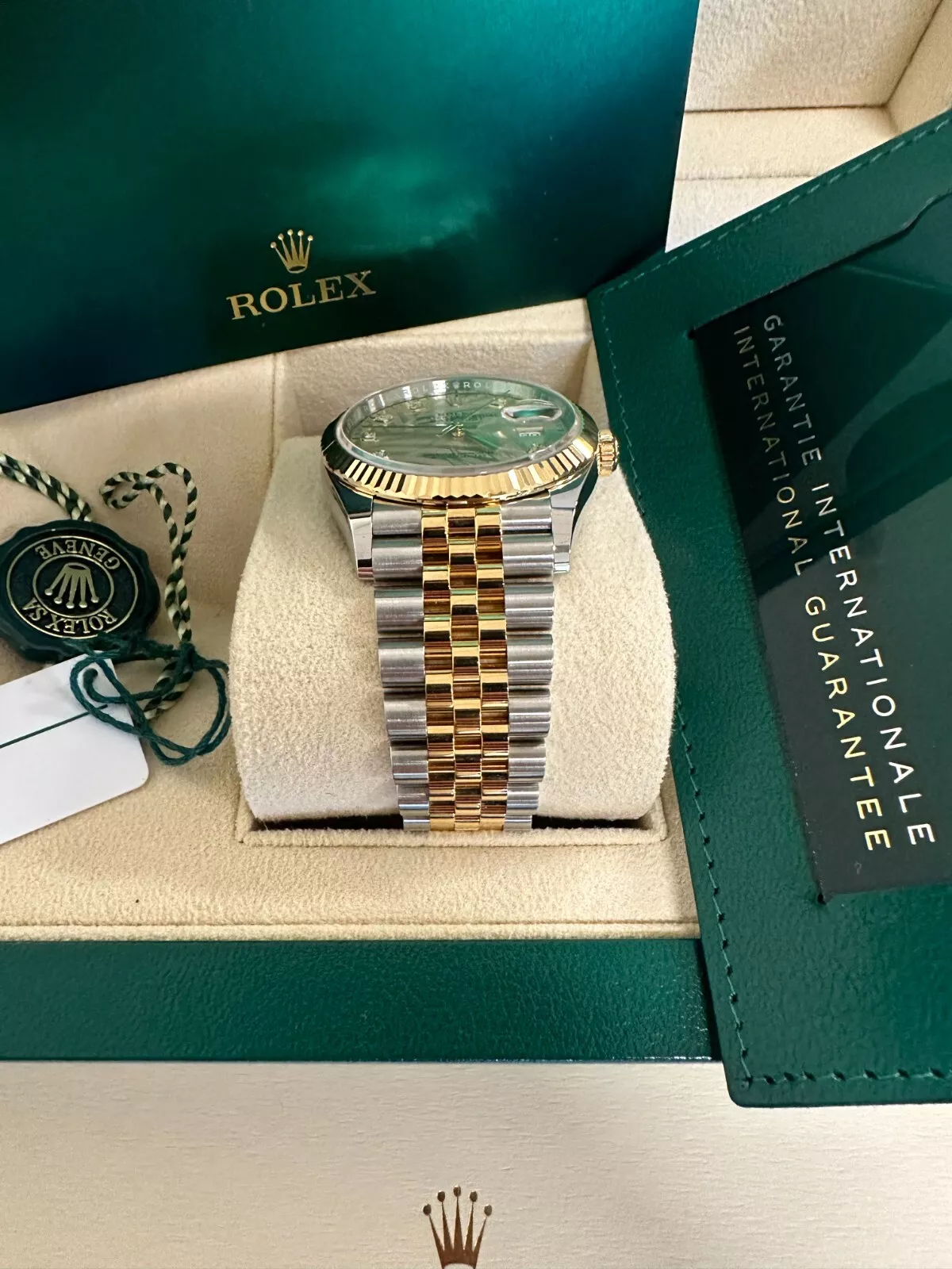 [Super Clone]RLX  Datejust 36mm 126233-0043 Champagne Palm Motif Diamond Dial and Jubilee Bracelet Watch