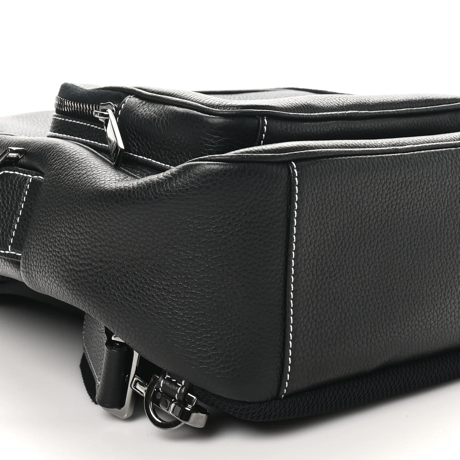 X PETER DOIG Grained Calfskin Slingbag Backpack Black