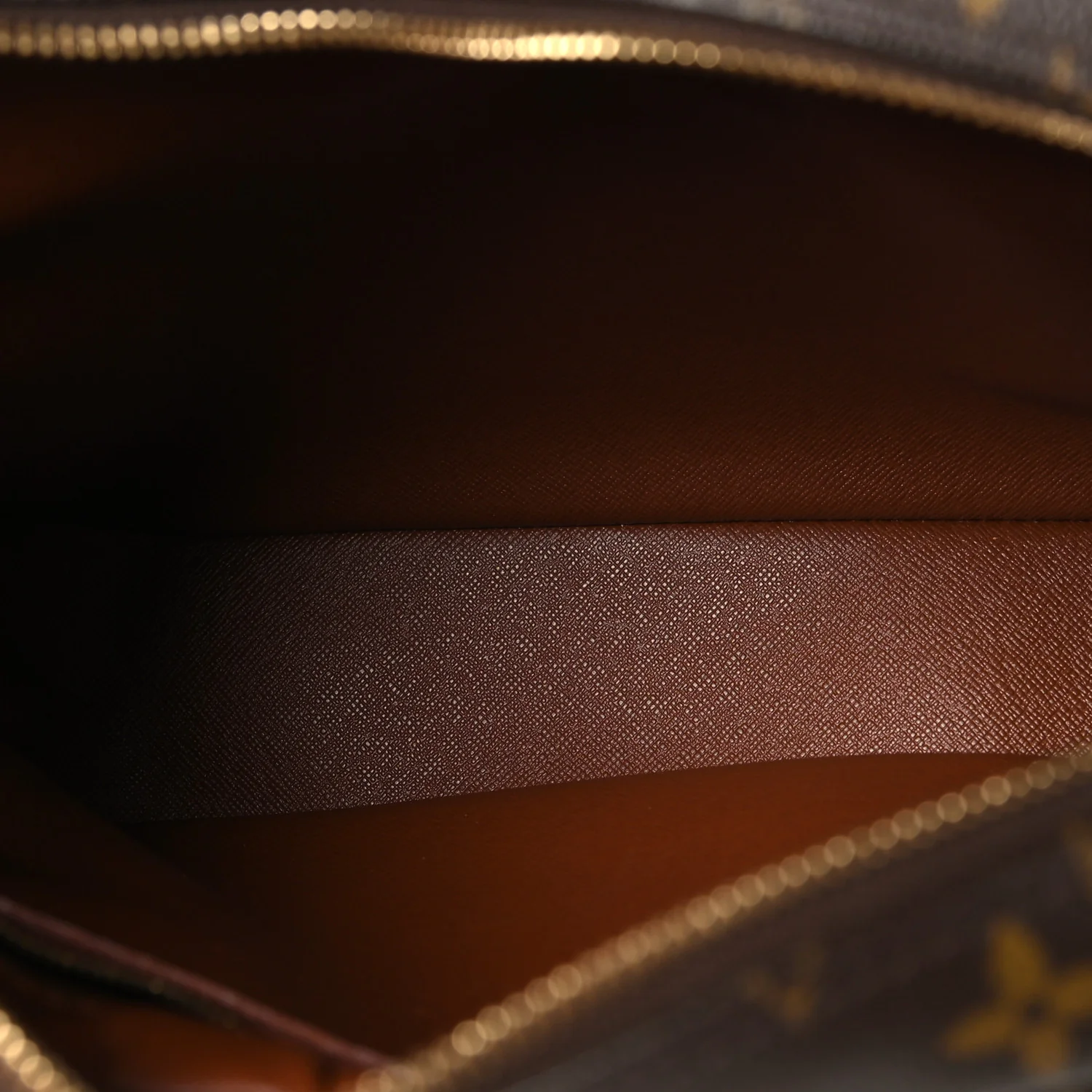 Monogram Nil 28