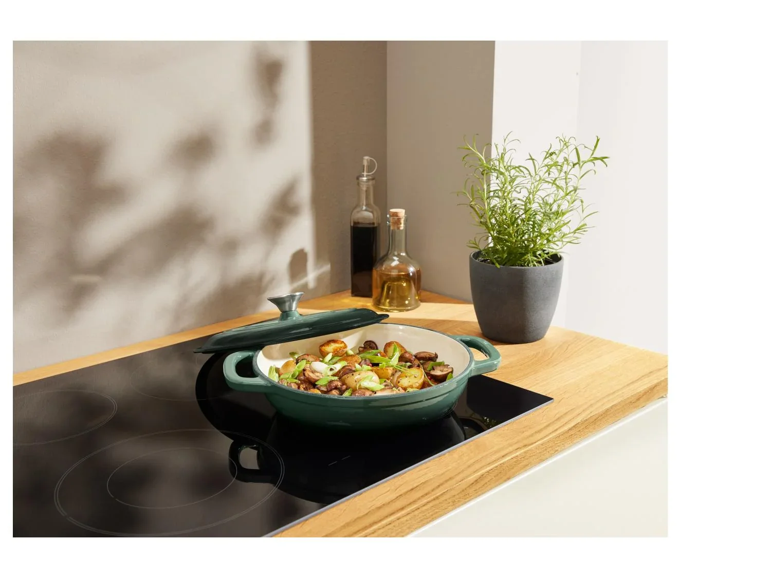SILVERCREST Sauteuse en fonte Premium, 26 cm