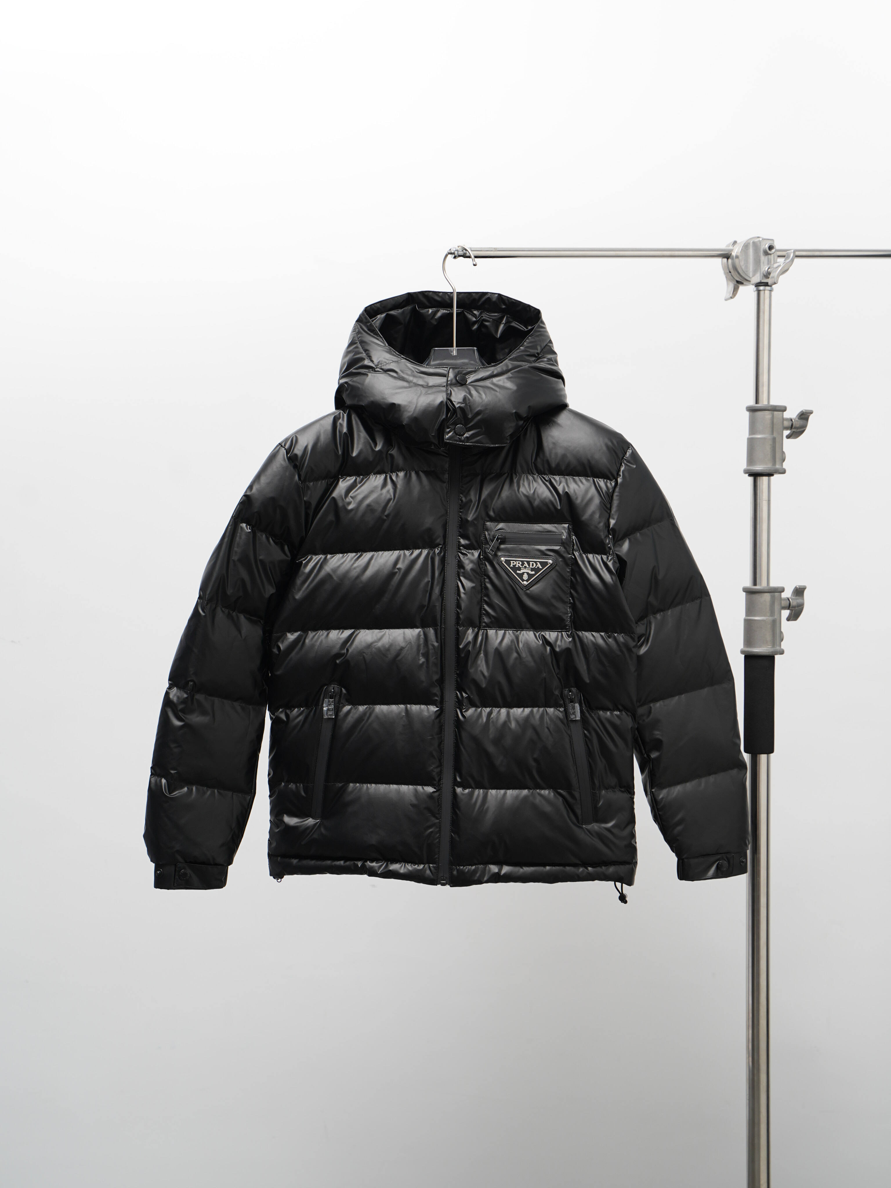 PRADAプラダ 冬のダウンジャケット 旬の新作 ユニセックスMONCLER