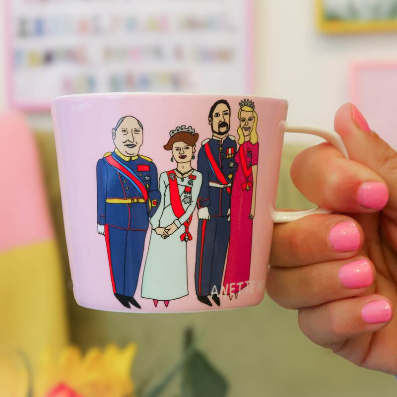 Anette Moi krus 27 cl kongefamilien rosa