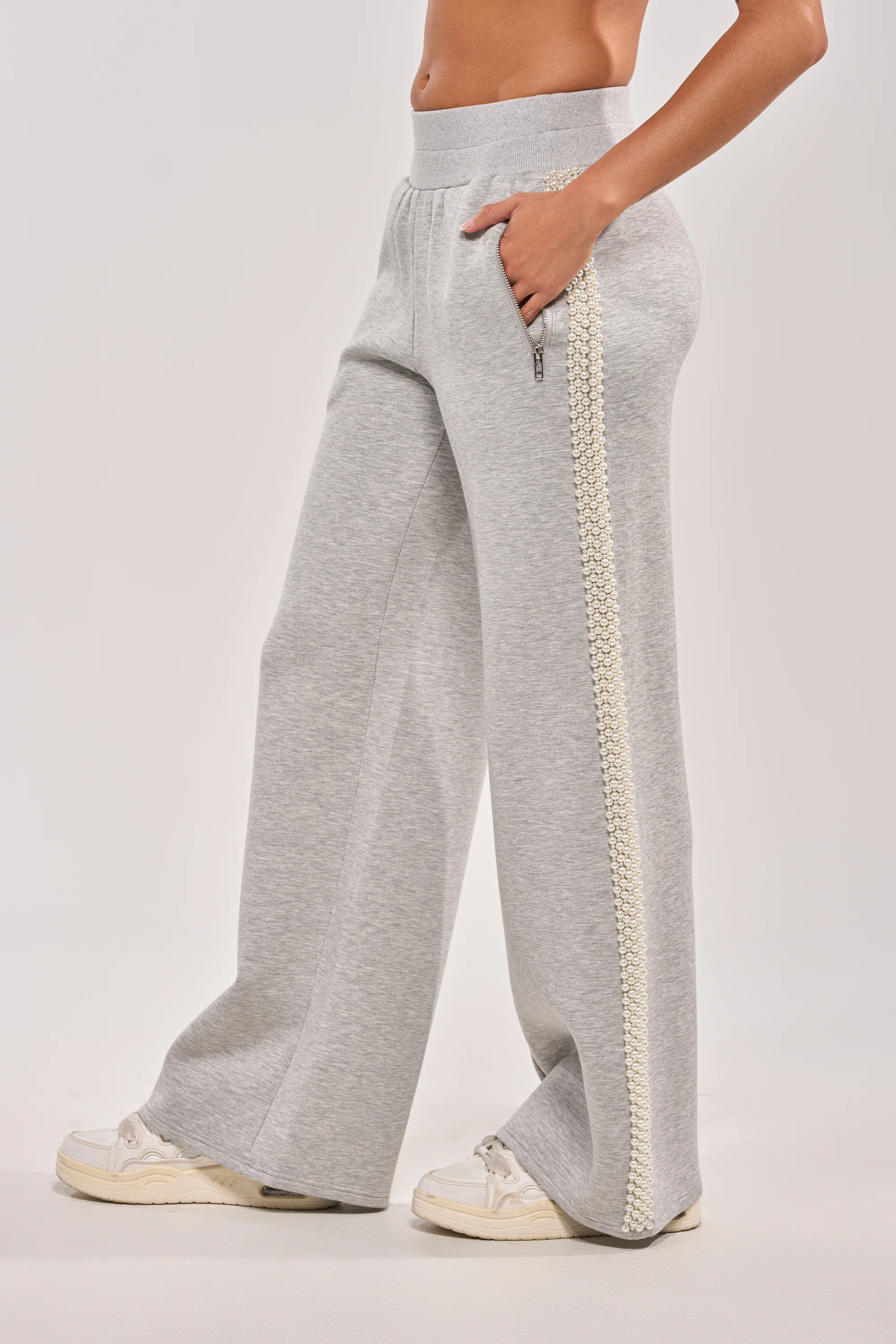 PEARL GIRL WIDE LEG JOGGER IN GREY - Akira Store