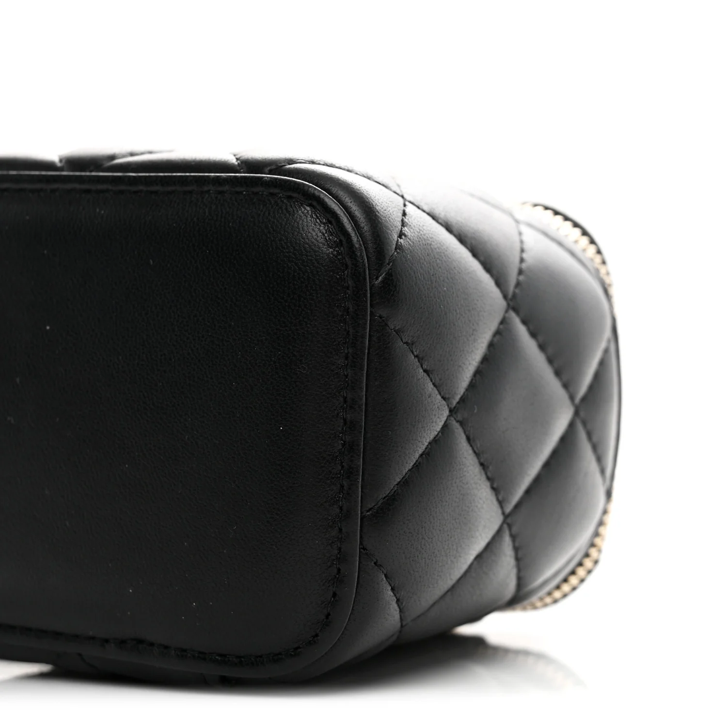 Lambskin Quilted Mini Pearl Crush Vanity Case With Chain Black