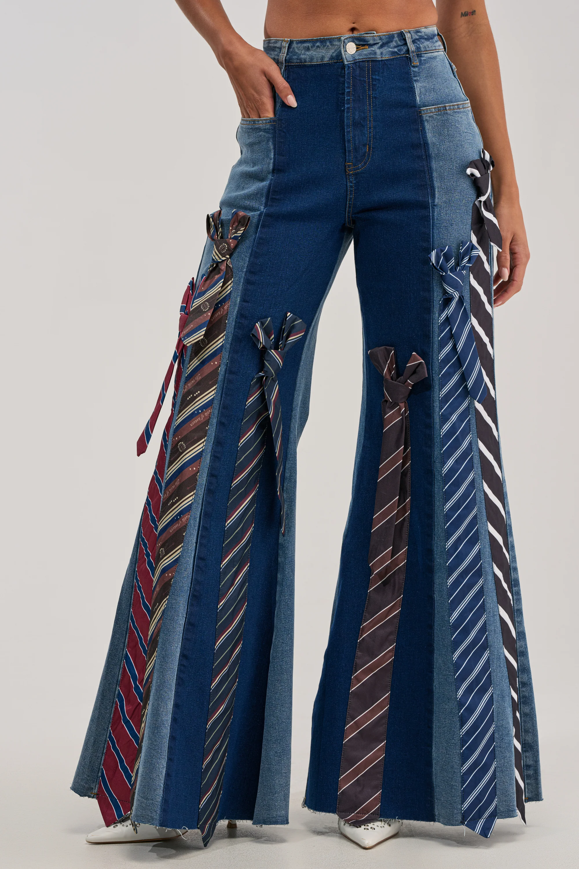 TIED TO YOU RELAXED DENIM - Akira Store