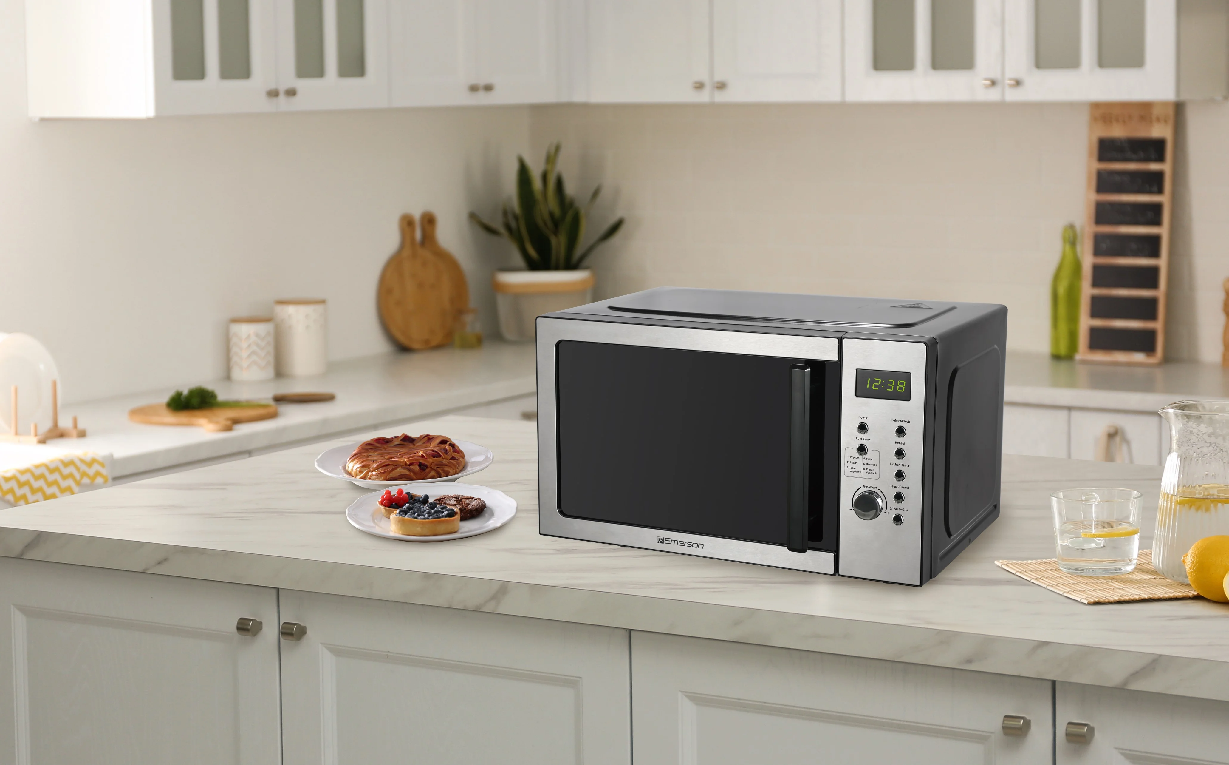 Emerson 0.9 cu ft, 900W Digital Control Countertop Microwave Oven, Stainless Steel - MW9005SS