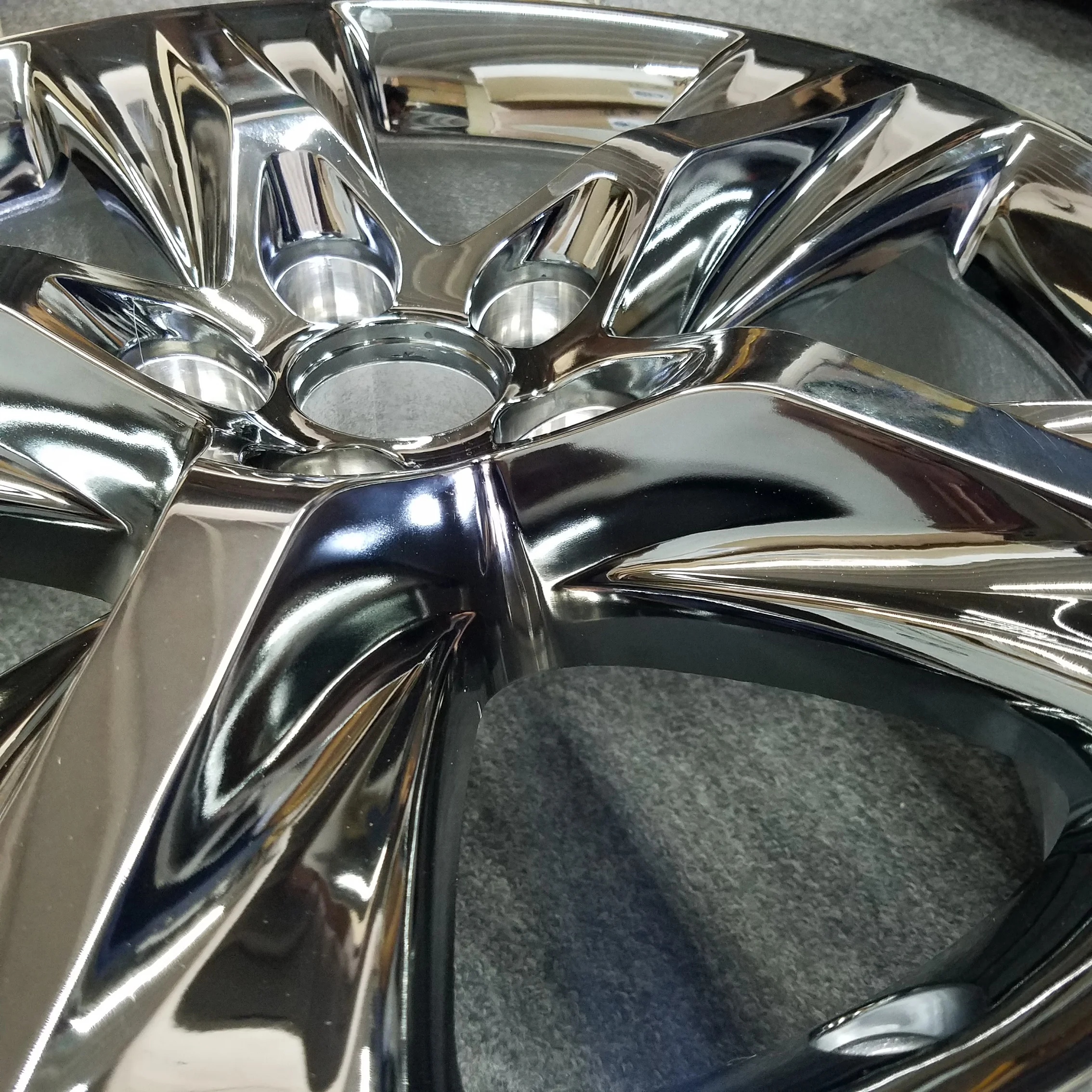 New Single 19" 19X7.5 Wheel With Black Chrome Clad Cover for 2014-2019 Toyota Highlander OEM Style Replacement Rim 75229 - Image 2