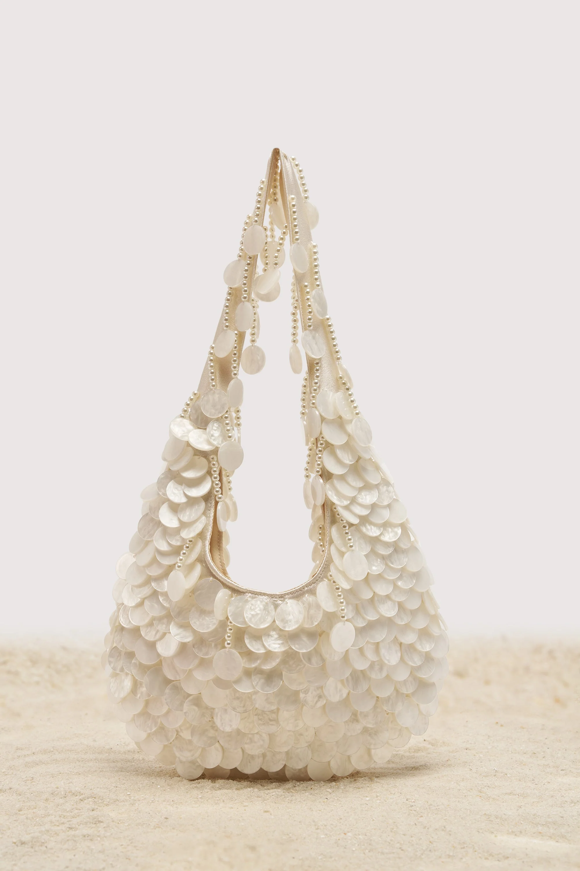 NO WORDS BEADED BAG IN WHITE - Akira Store