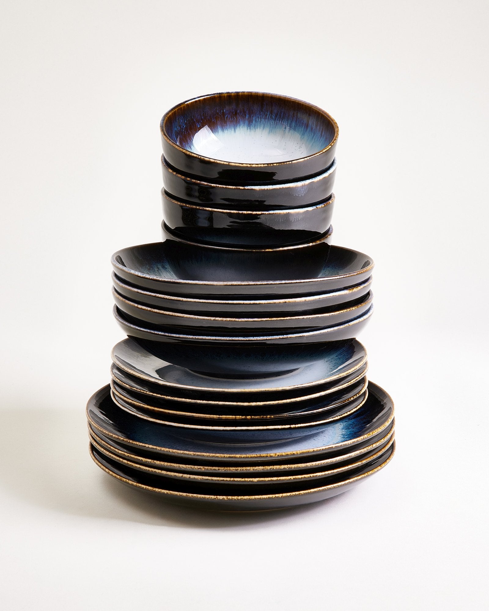 ALCACHOFRA - TABLEWARE SET CLASSIC BLACK-BLUE 16 PIECES