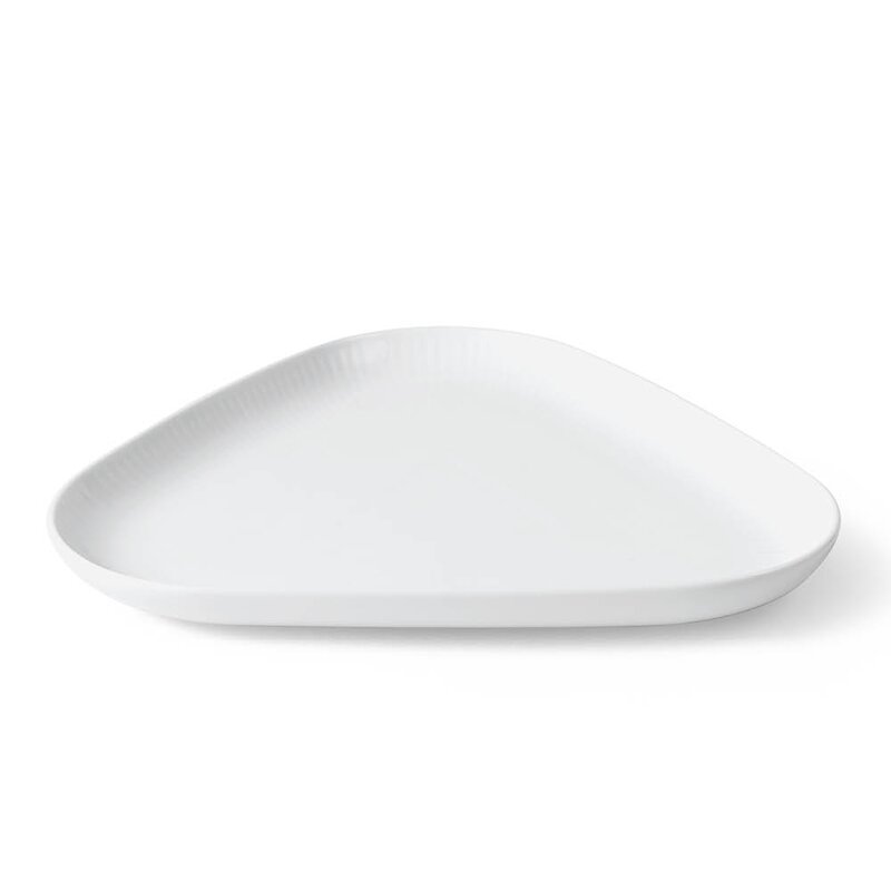 Hvit Riflet trekantet fat 23 cm