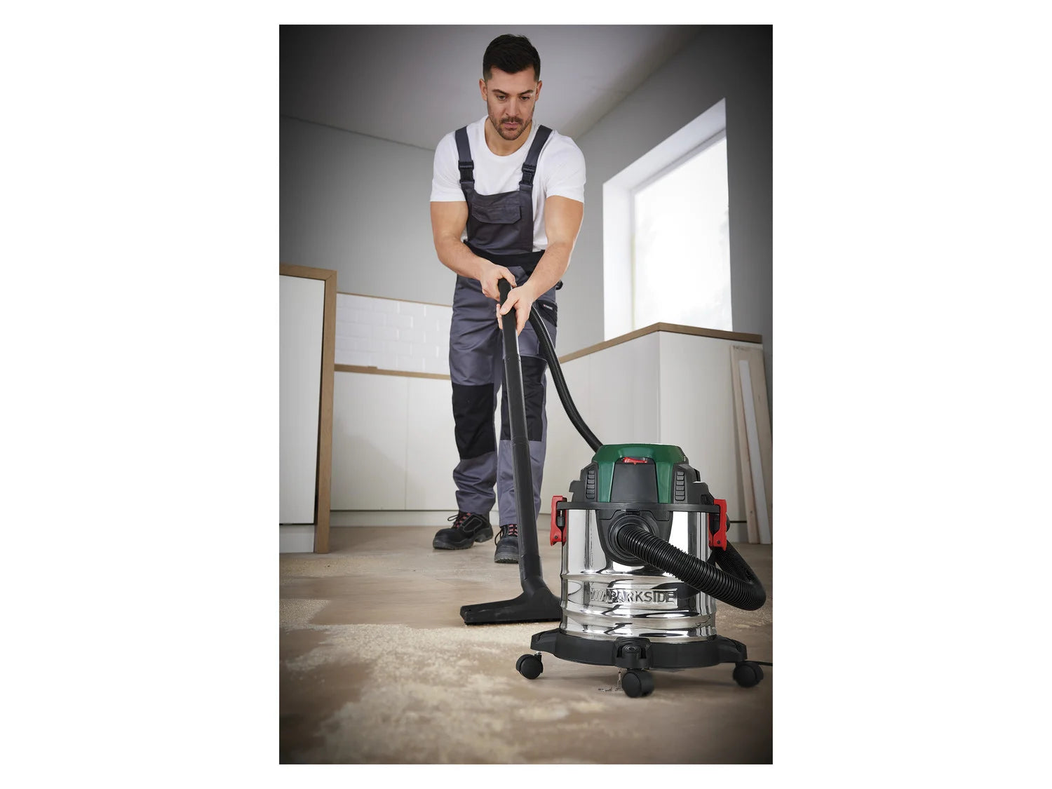 Aspirateur eau et poussière PARKSIDE PWD 12 B1, 180 watts d'air