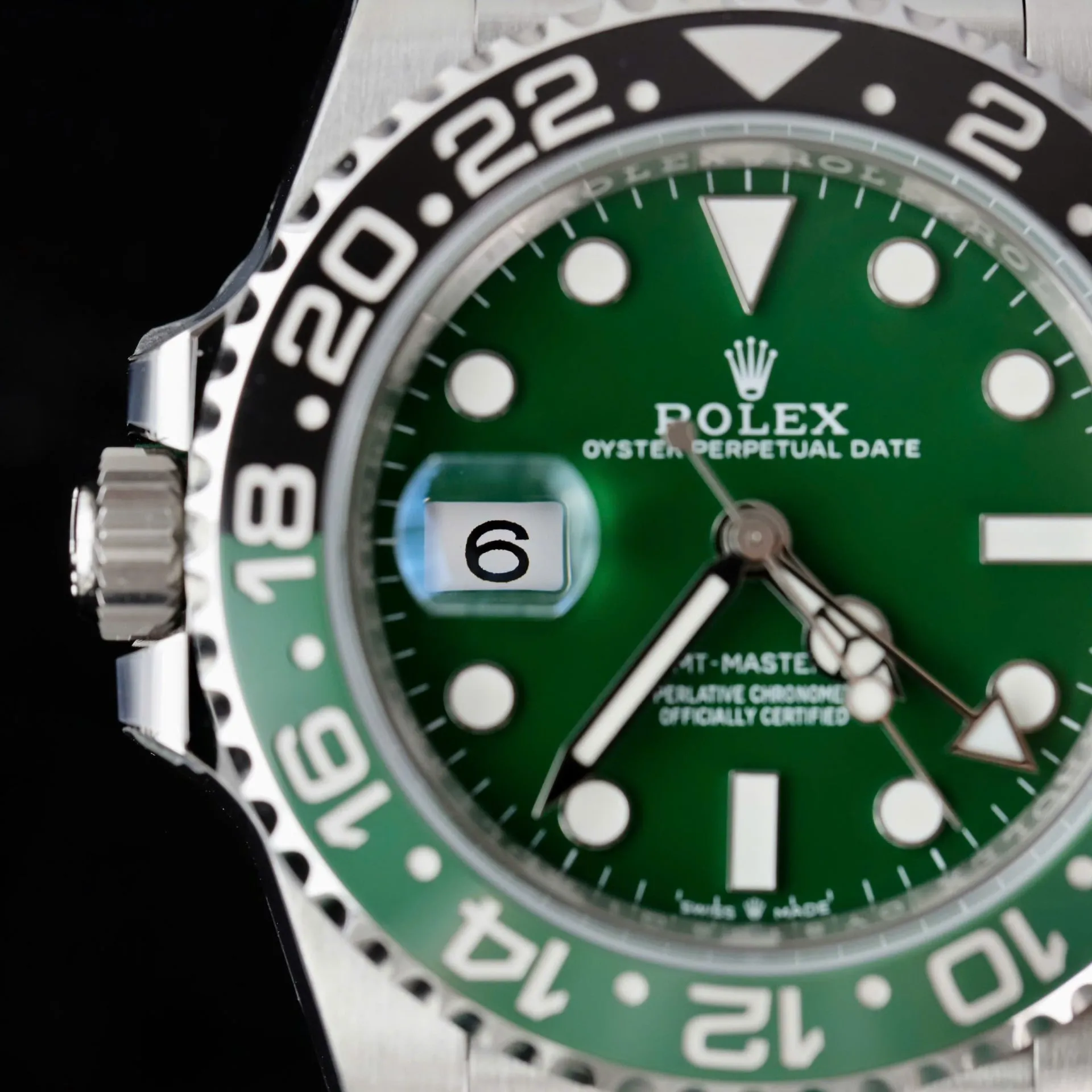 Superclone Rolex GMT-Master II 40 mm 126729VTNR Jubilee “Absinthe”