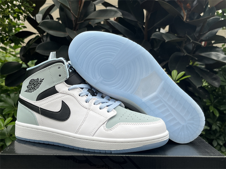 Air Jordan 1 Mid