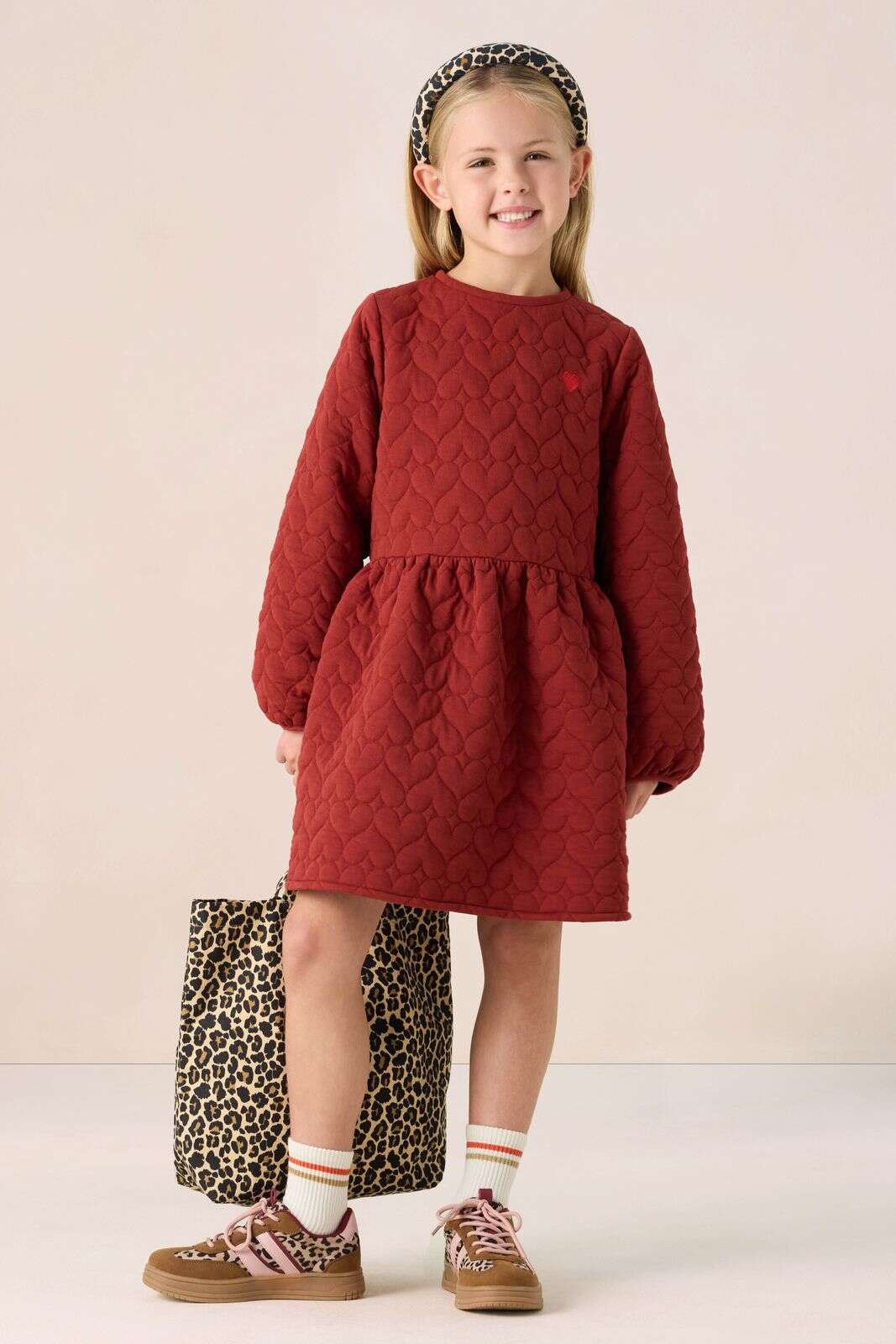 Donkerrode sweatjurk met hartjes