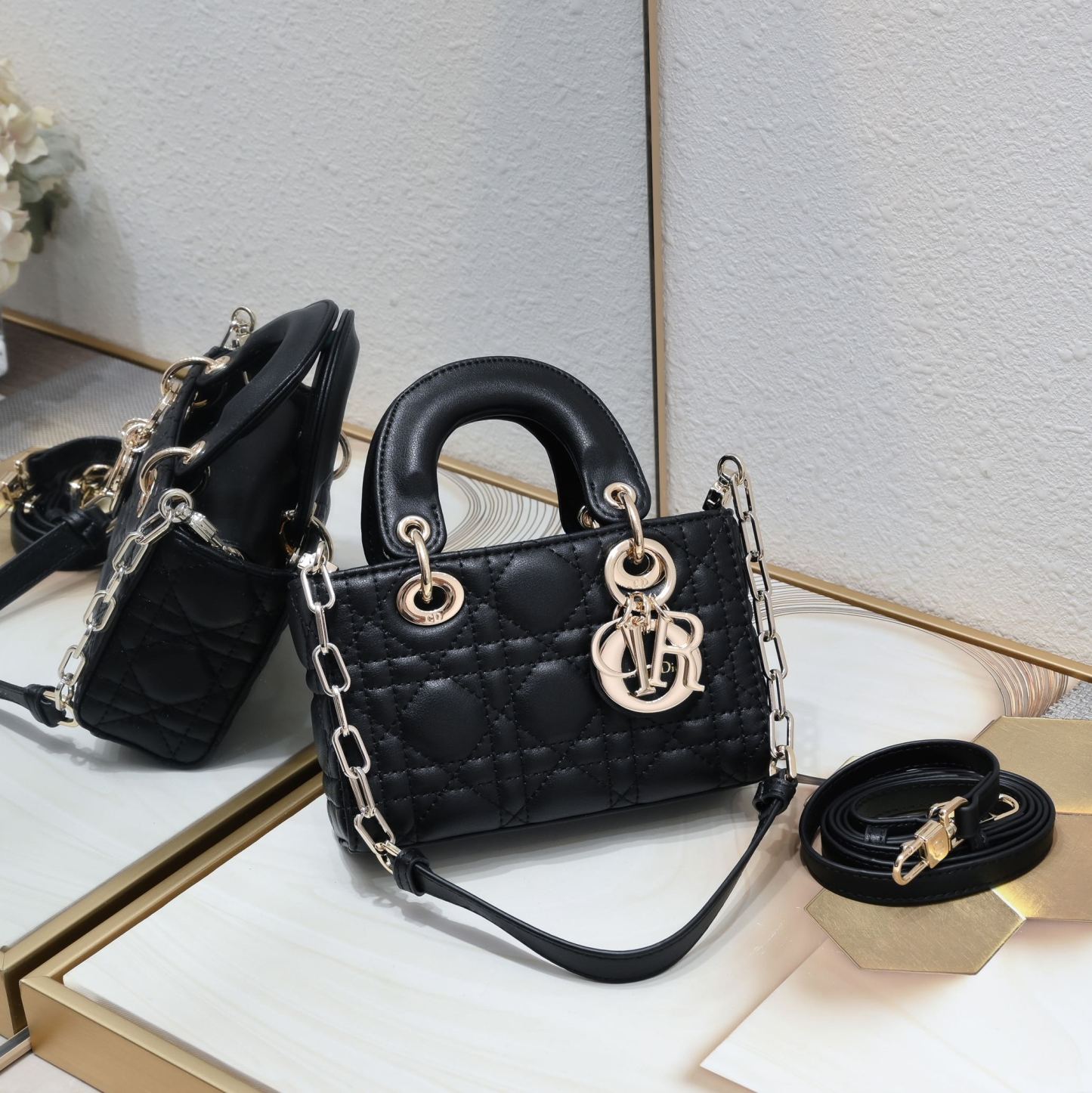 D new arrival D-Joy tote lady bag size??16*5.5*10 cm