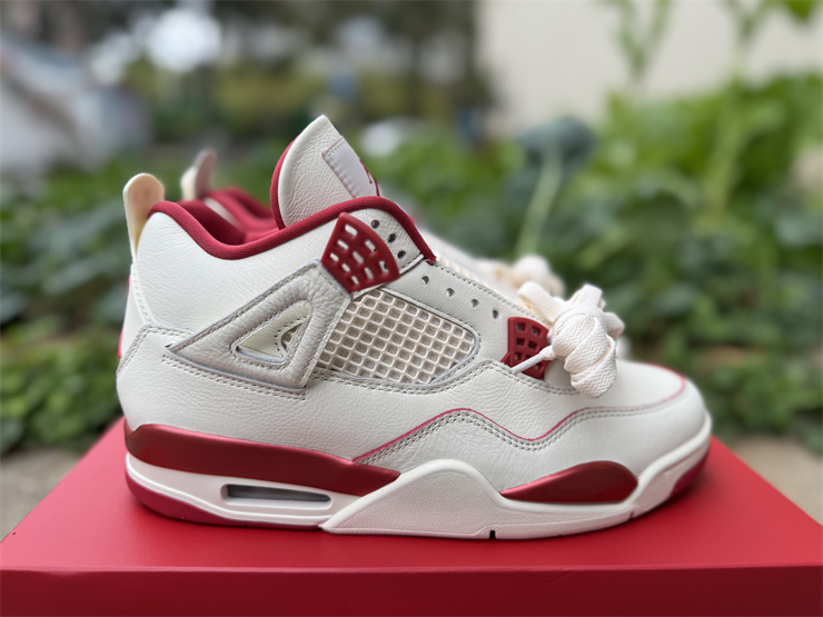 Air Jordan 4 Retro Valentine's Day
