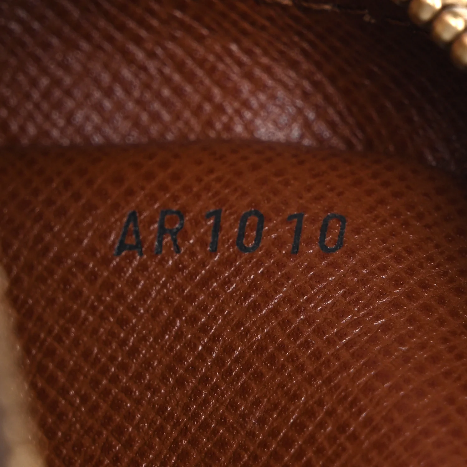 Monogram Amazone