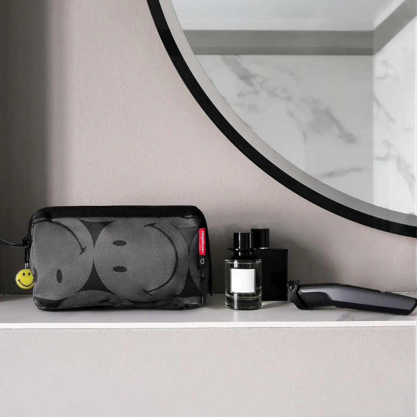 travelcosmetic smiley grey