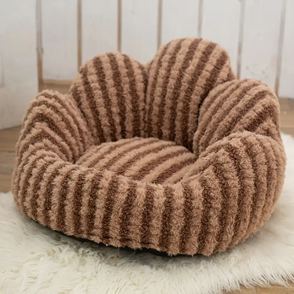 Petal-Shaped Striped Plush Pet Sofa Bed