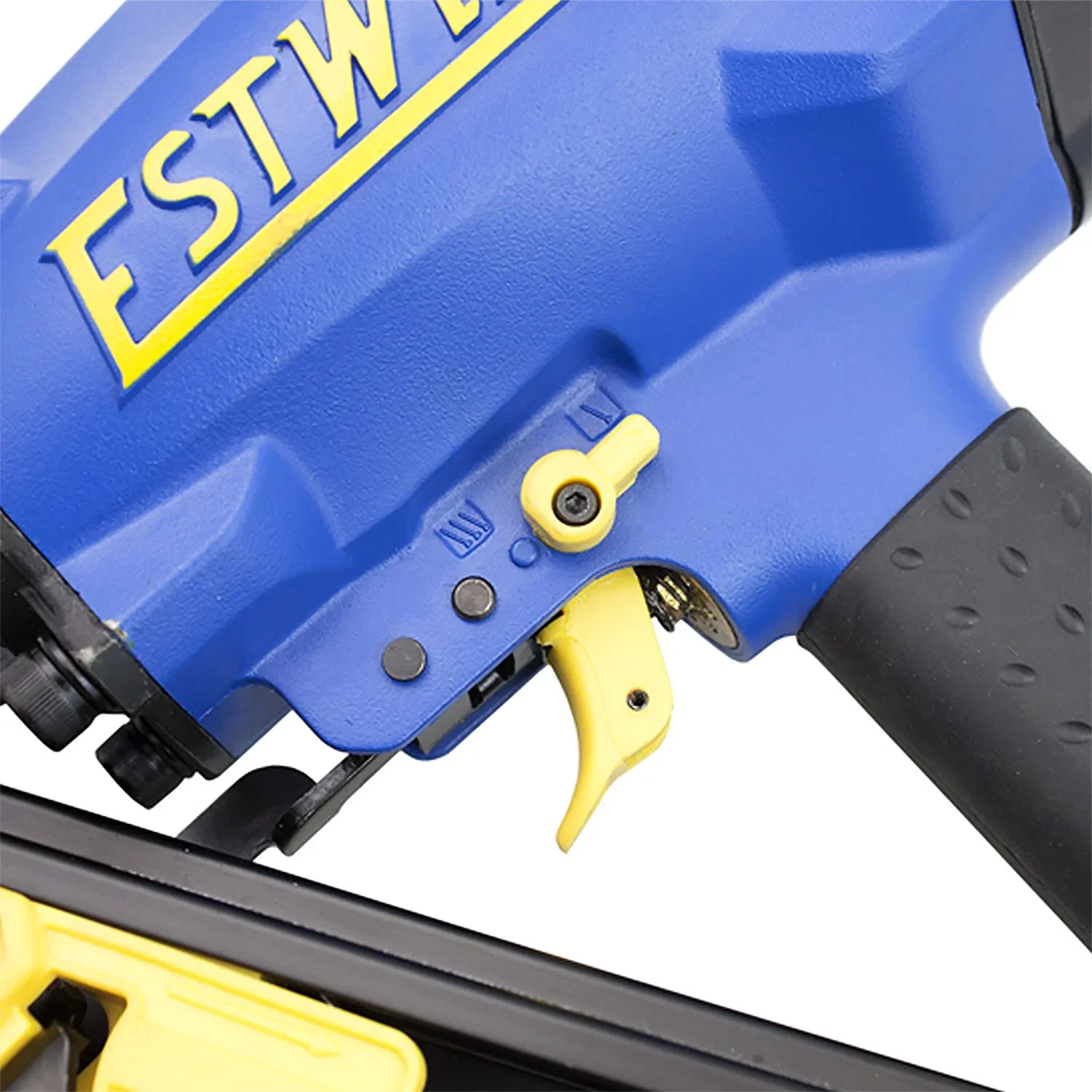 Estwing EFR2190 Pneumatic 21 Degree 3-1/2 Framing Nailer with Adjustable Metal Belt Hook, 1/4 NPT Industrial Swivel Fitting, and Bag