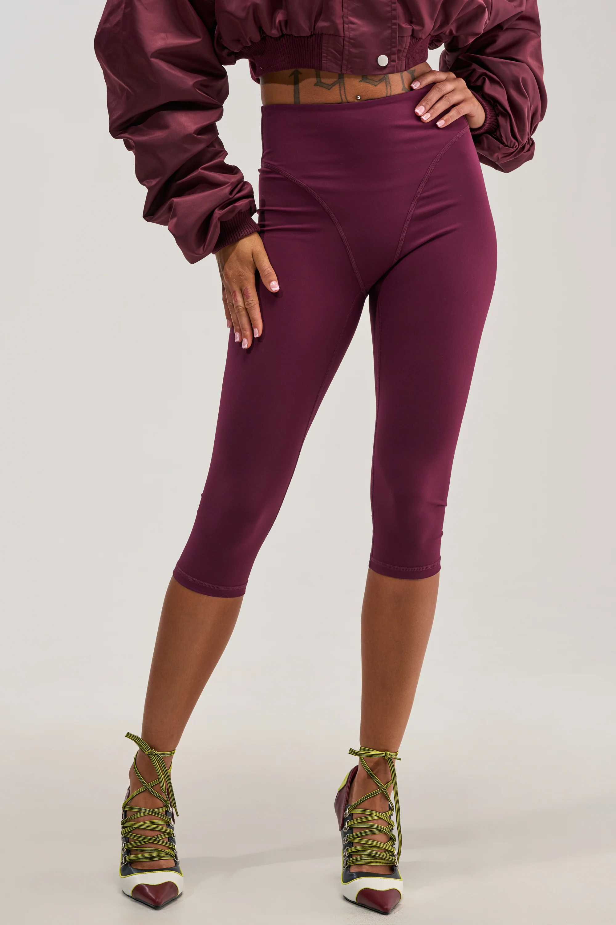 EASY ENOUGH CAPRI - Akira Store
