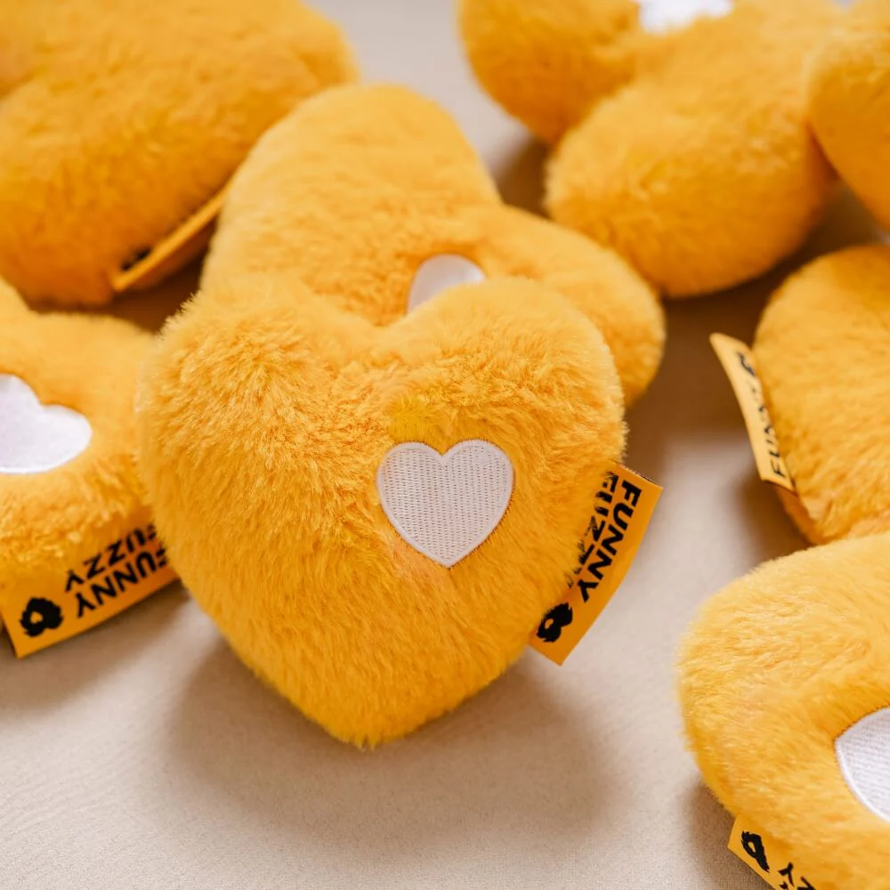 FUNNYFUZZY Heart Plush Squeaky Dog Toy