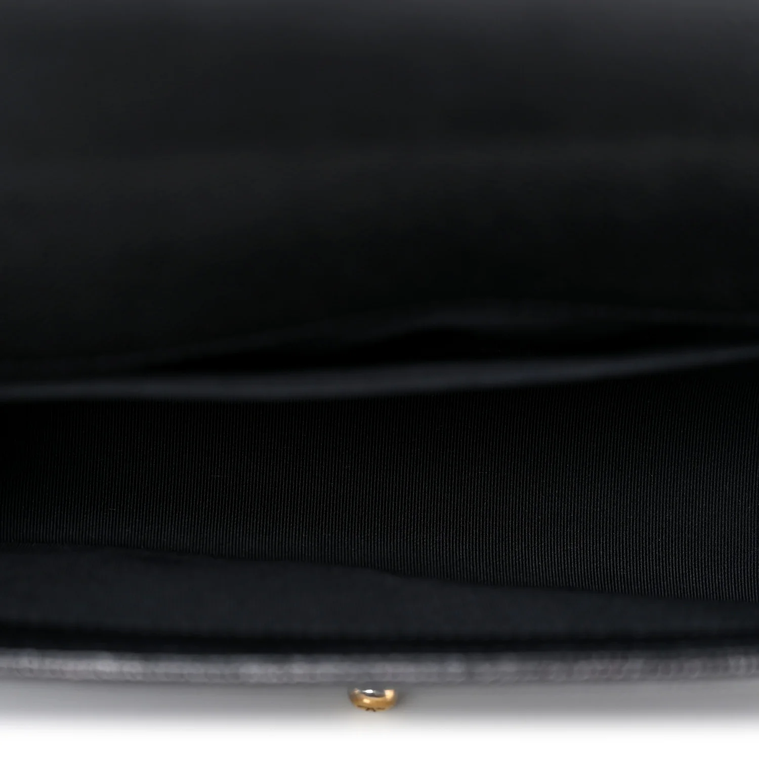 Caviar Quilted Medium Boy Flap Black