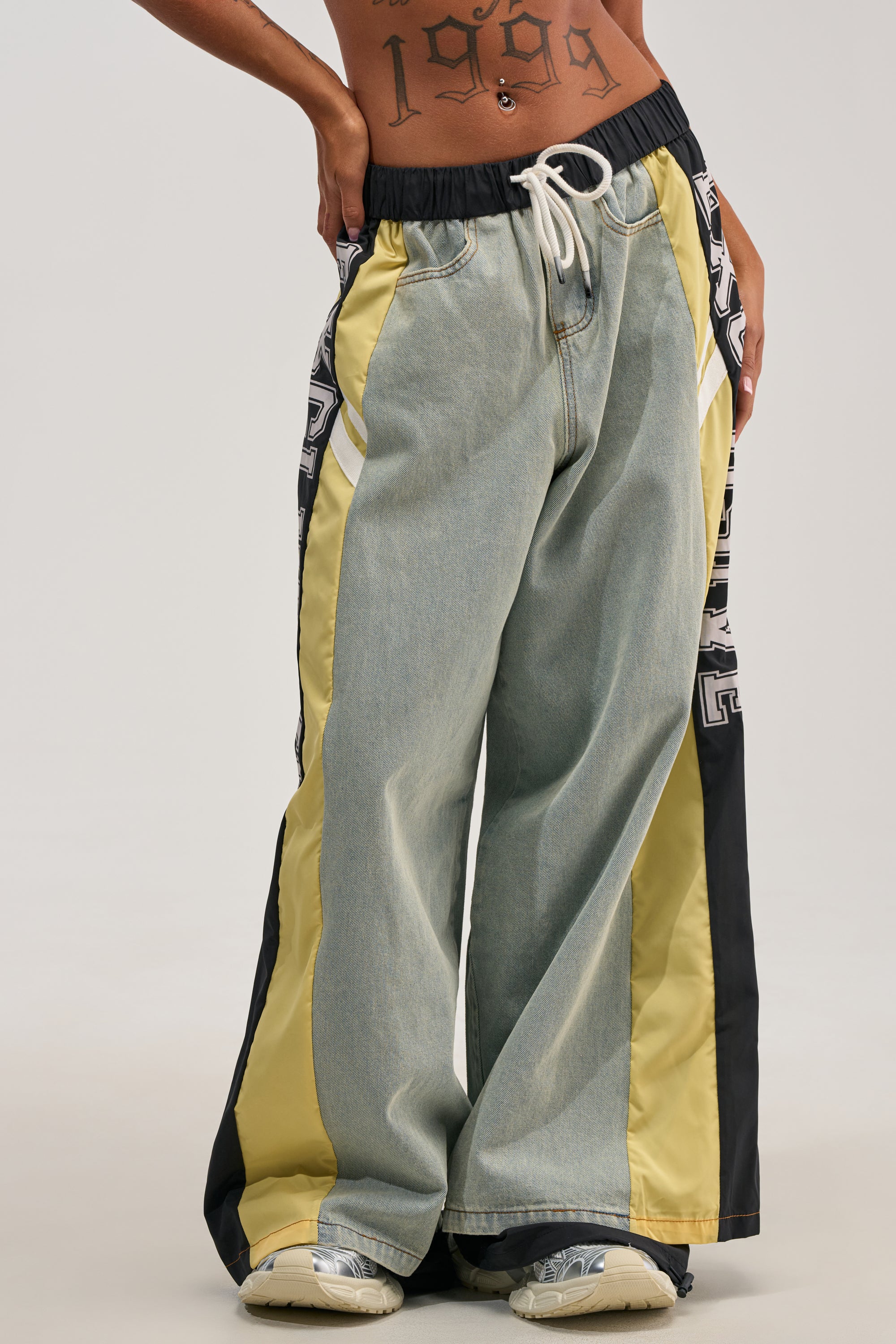 EXCLUSIVE JOGGER - Akira Store