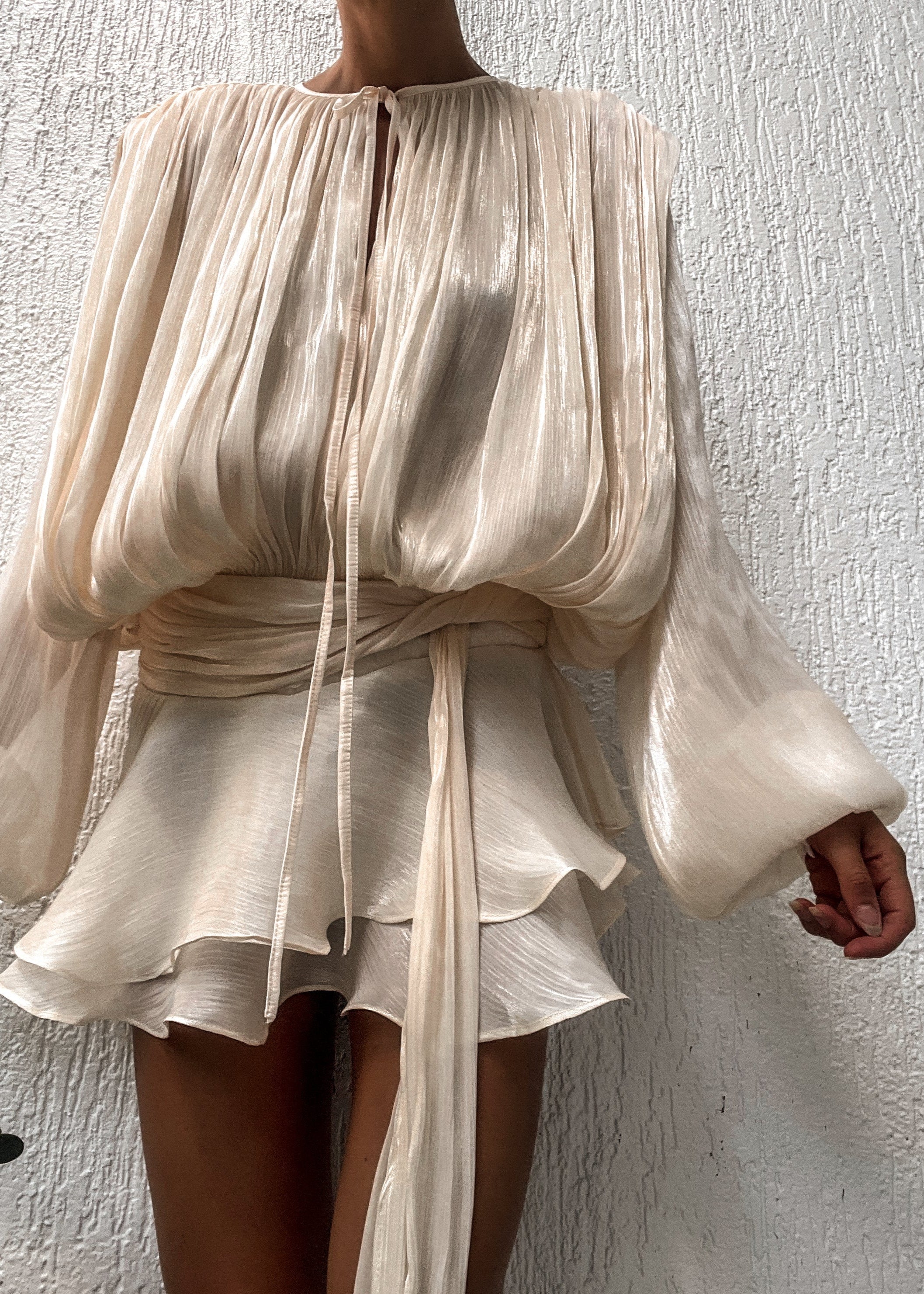 Robe mi-longue en satin champagne Estelle