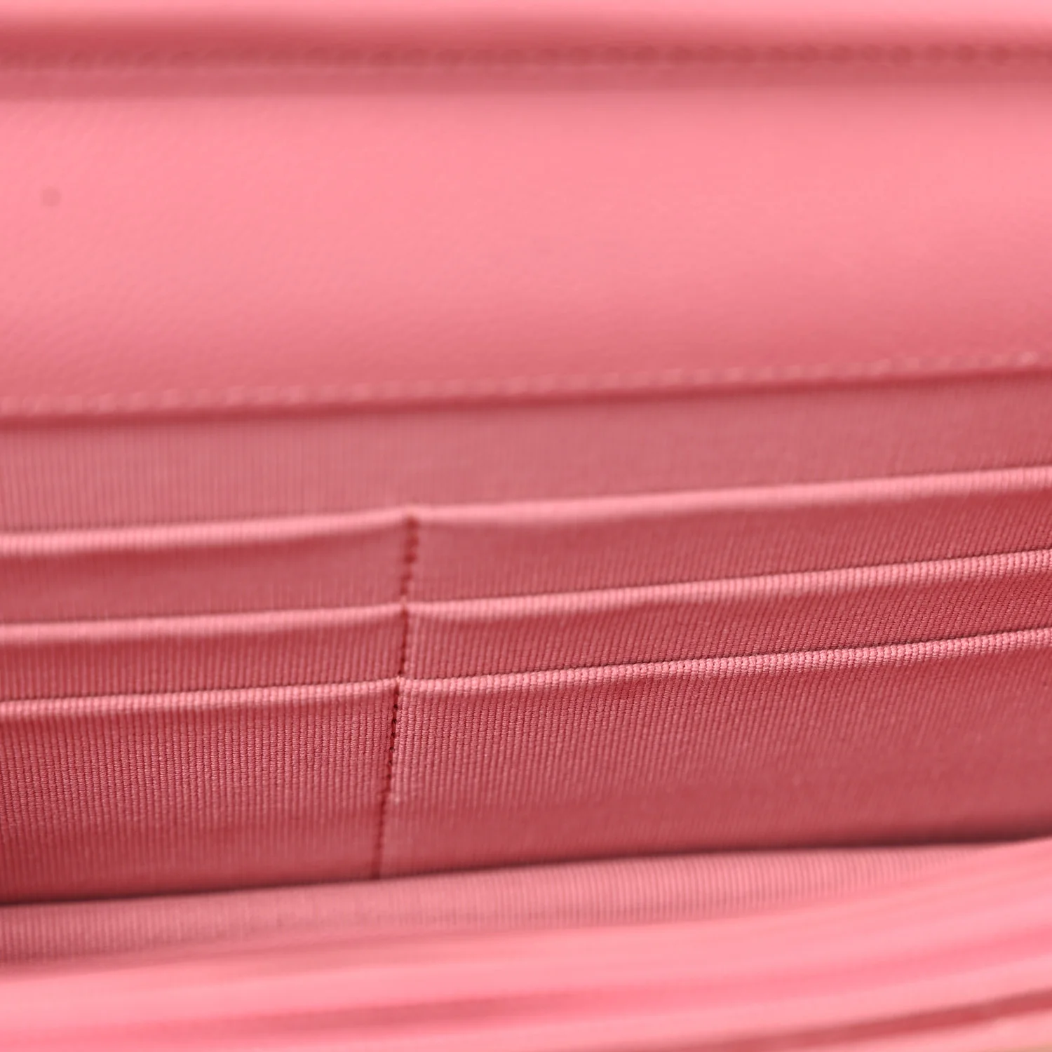 Caviar Quilted Wallet on Chain WOC Pink