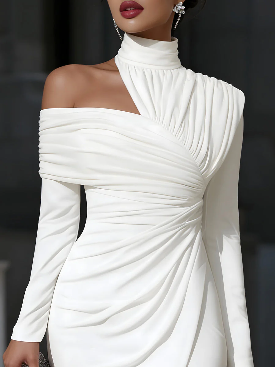 Robe de soirée asymétrique drapée à col haut et une épaule