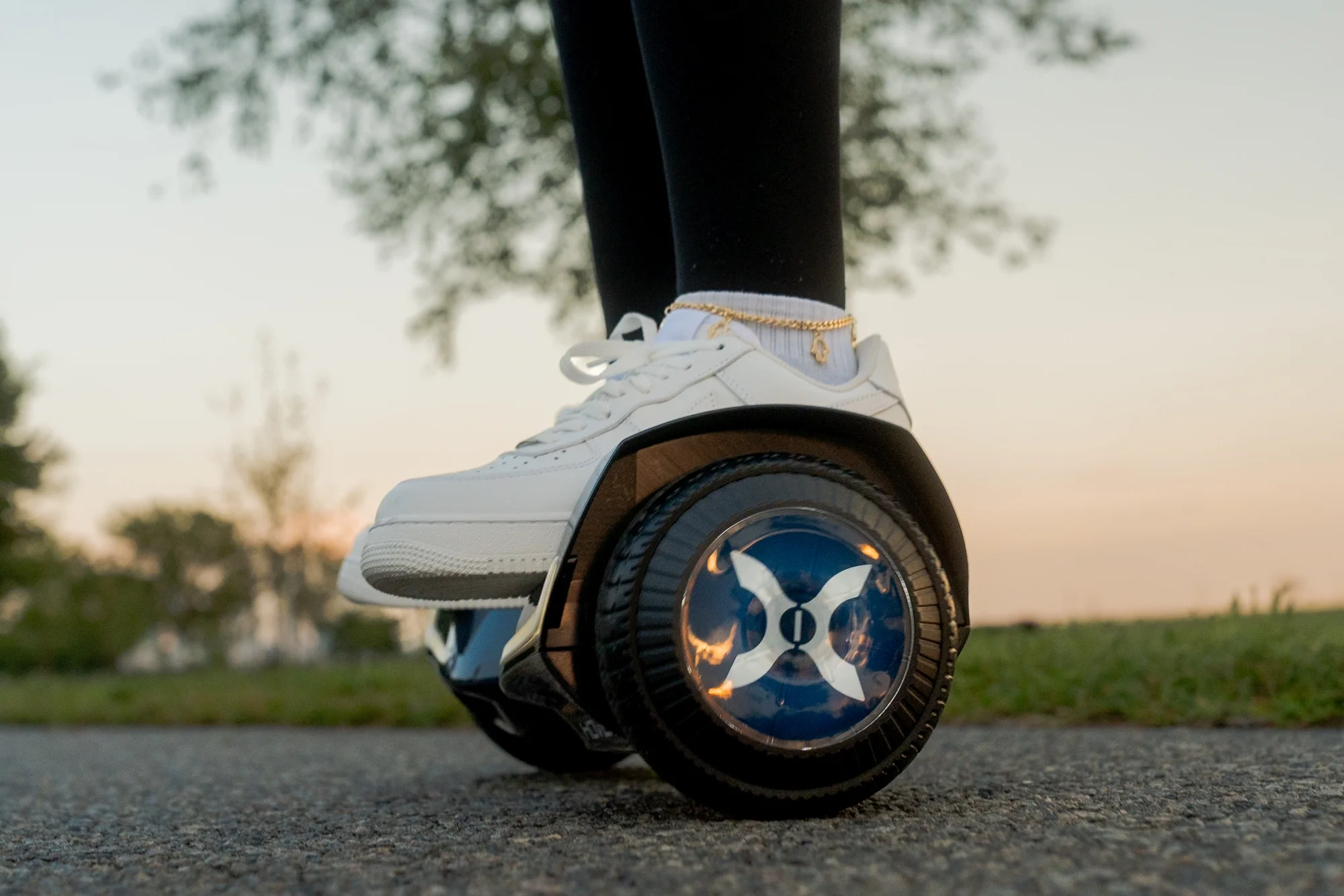 Evolution Hoverboard for Children, LED Headlights, 6 mph Max Speed, Midnight Blue(Midnight Blue) - Image 6