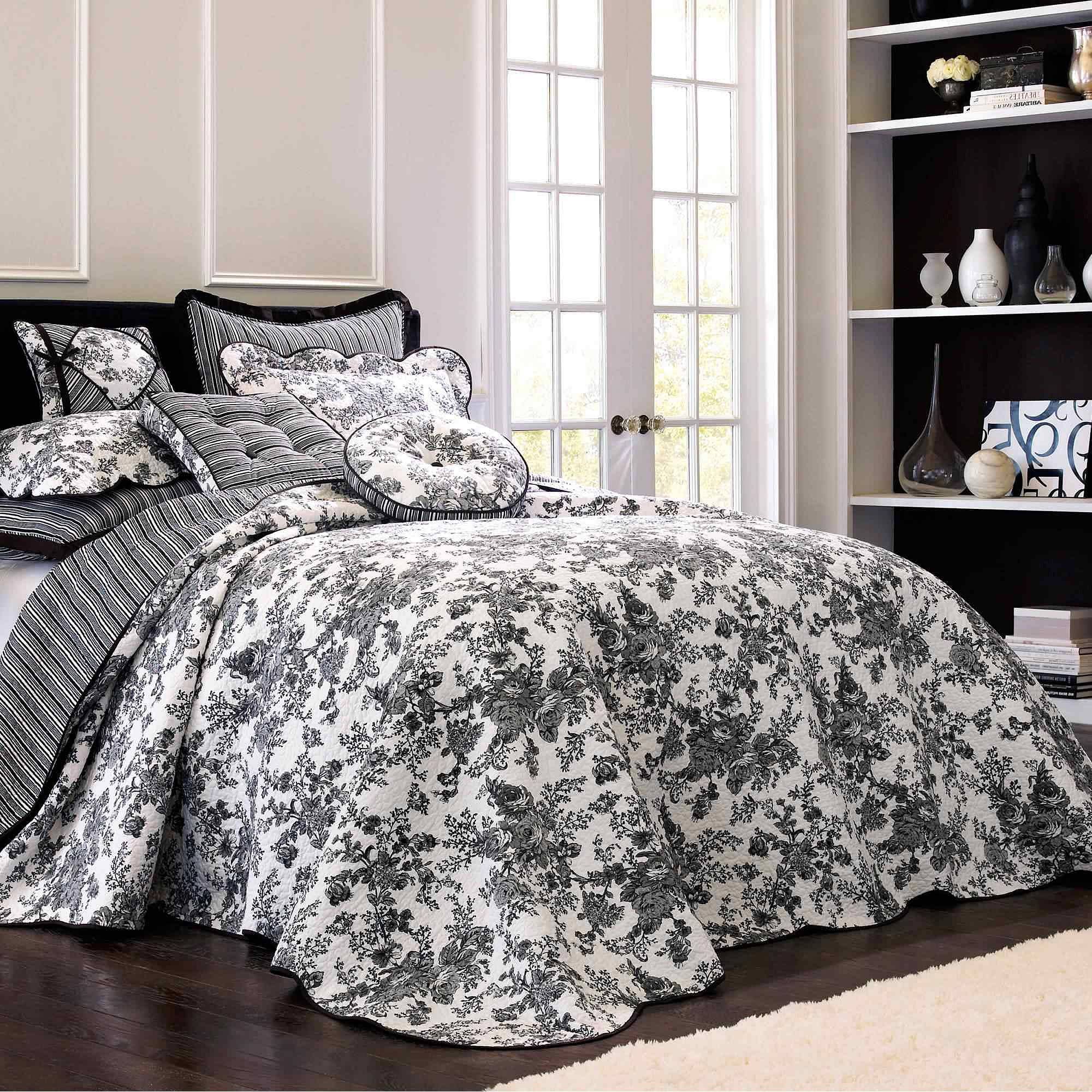 Laurel Manor Toile Garden Cotton Bedspread, King