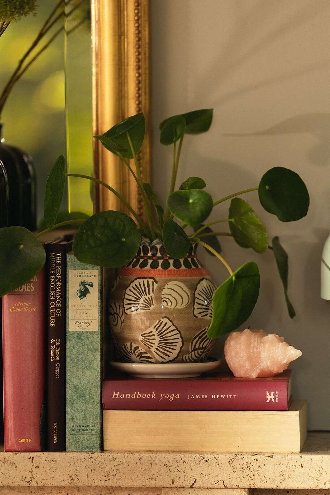 Lichtoranje schelp kaars