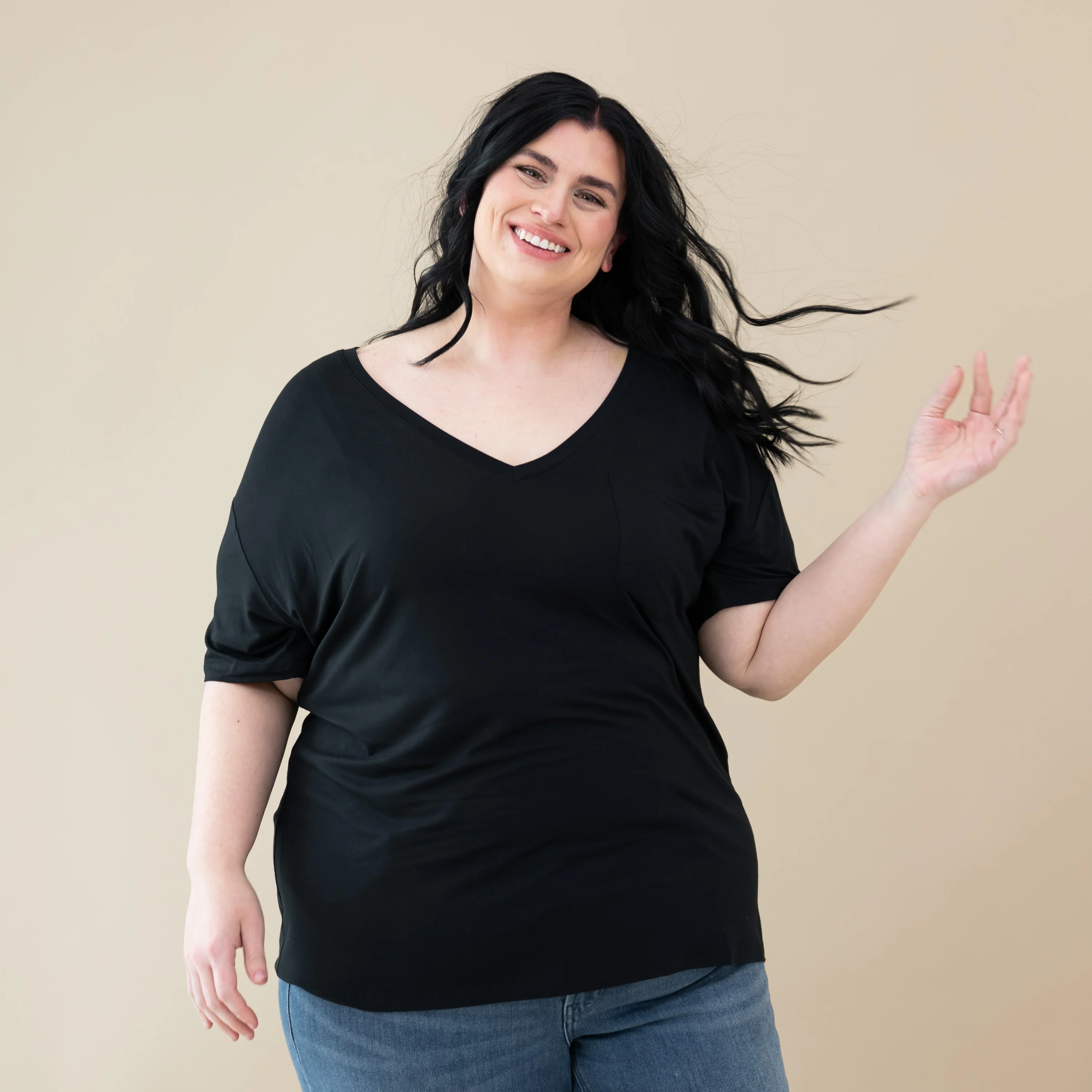 Women's Oversized V-Neck Tee in Midnight