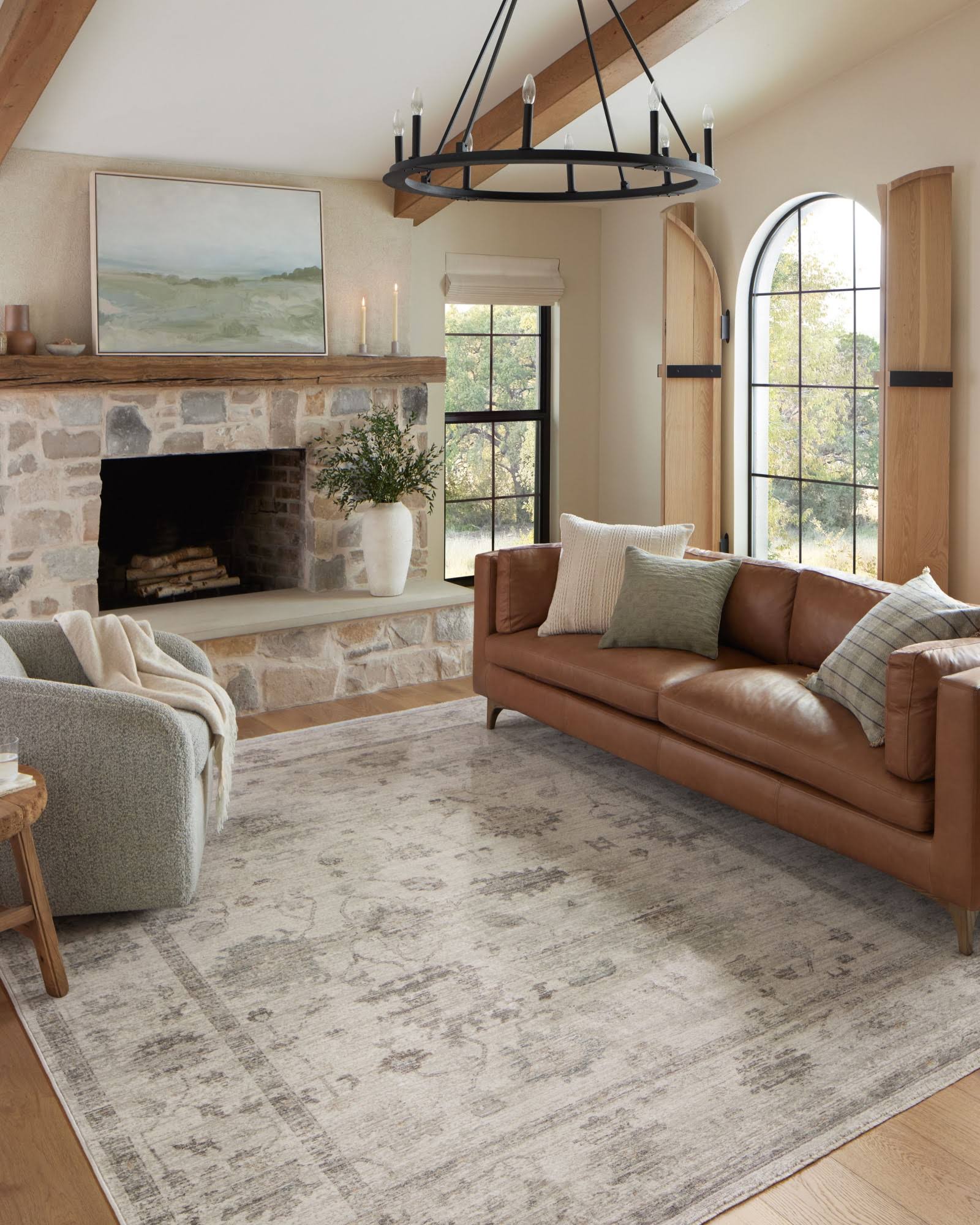 Magnolia Home by Joanna Gaines x Loloi 2'7
